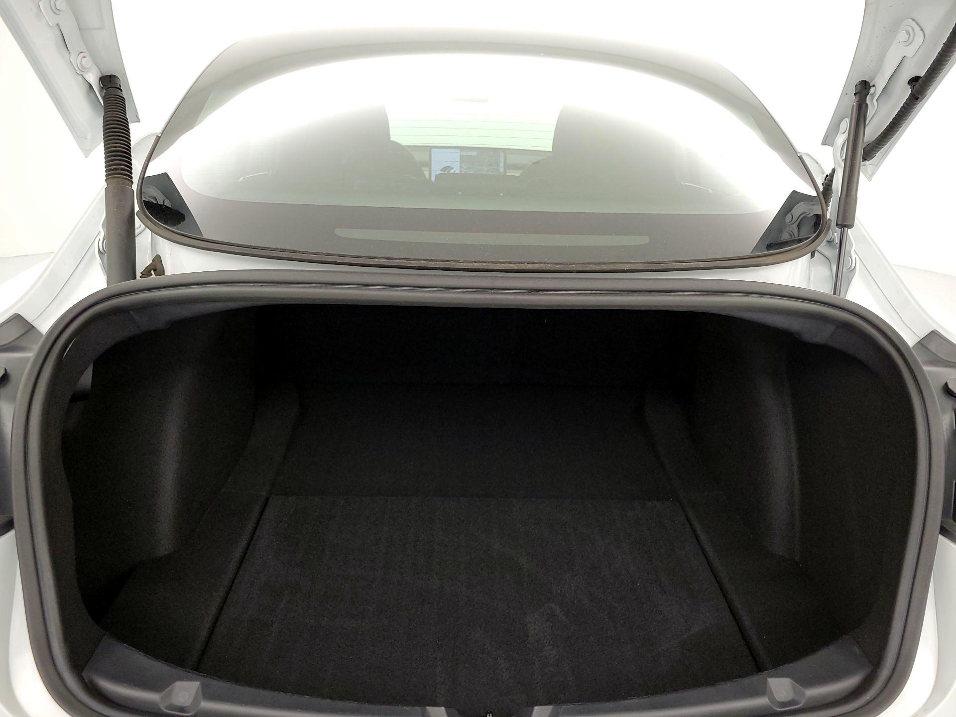 Thumbnail: 2022 Tesla Model 3 - 19