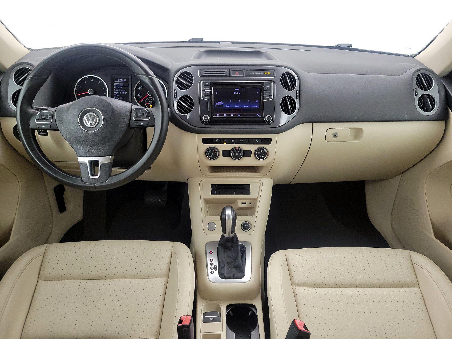 Thumbnail: 2017 Volkswagen Tiguan - 9