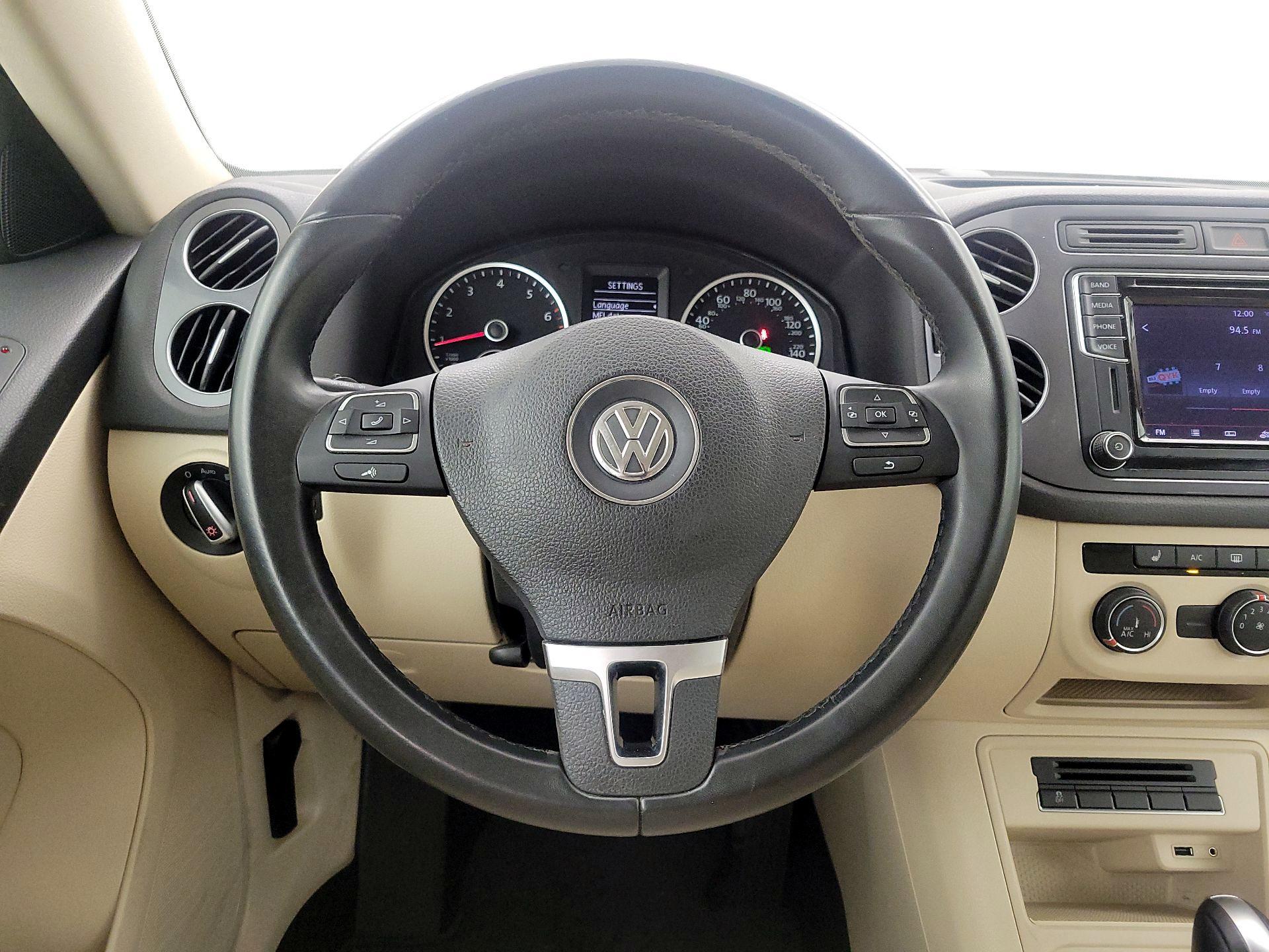 Thumbnail: 2017 Volkswagen Tiguan - 10