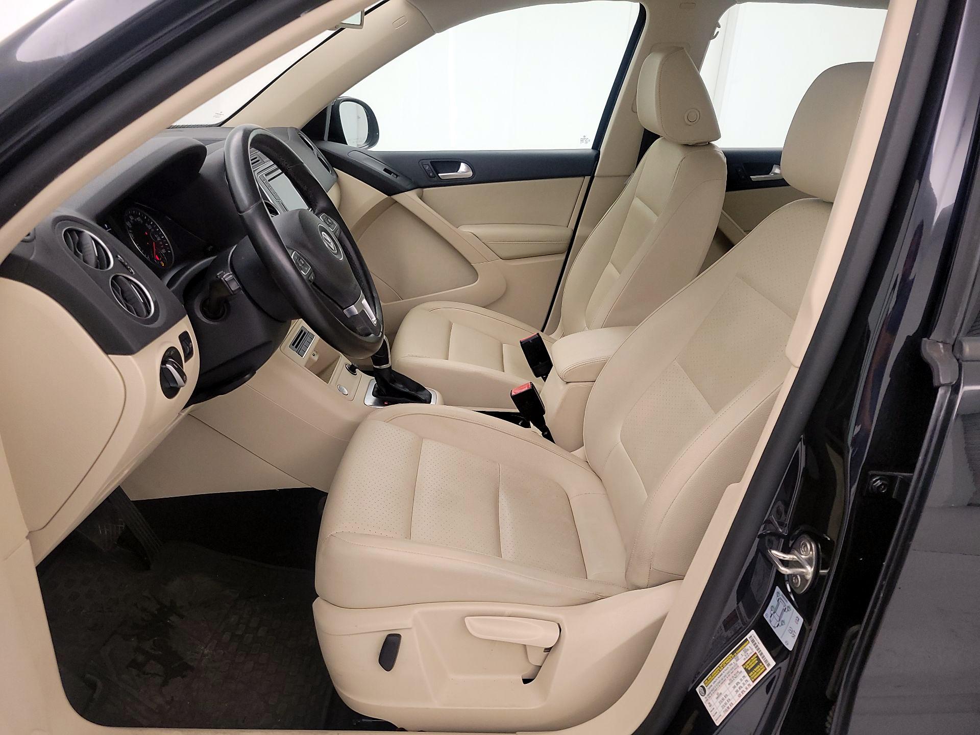 Thumbnail: 2017 Volkswagen Tiguan - 11