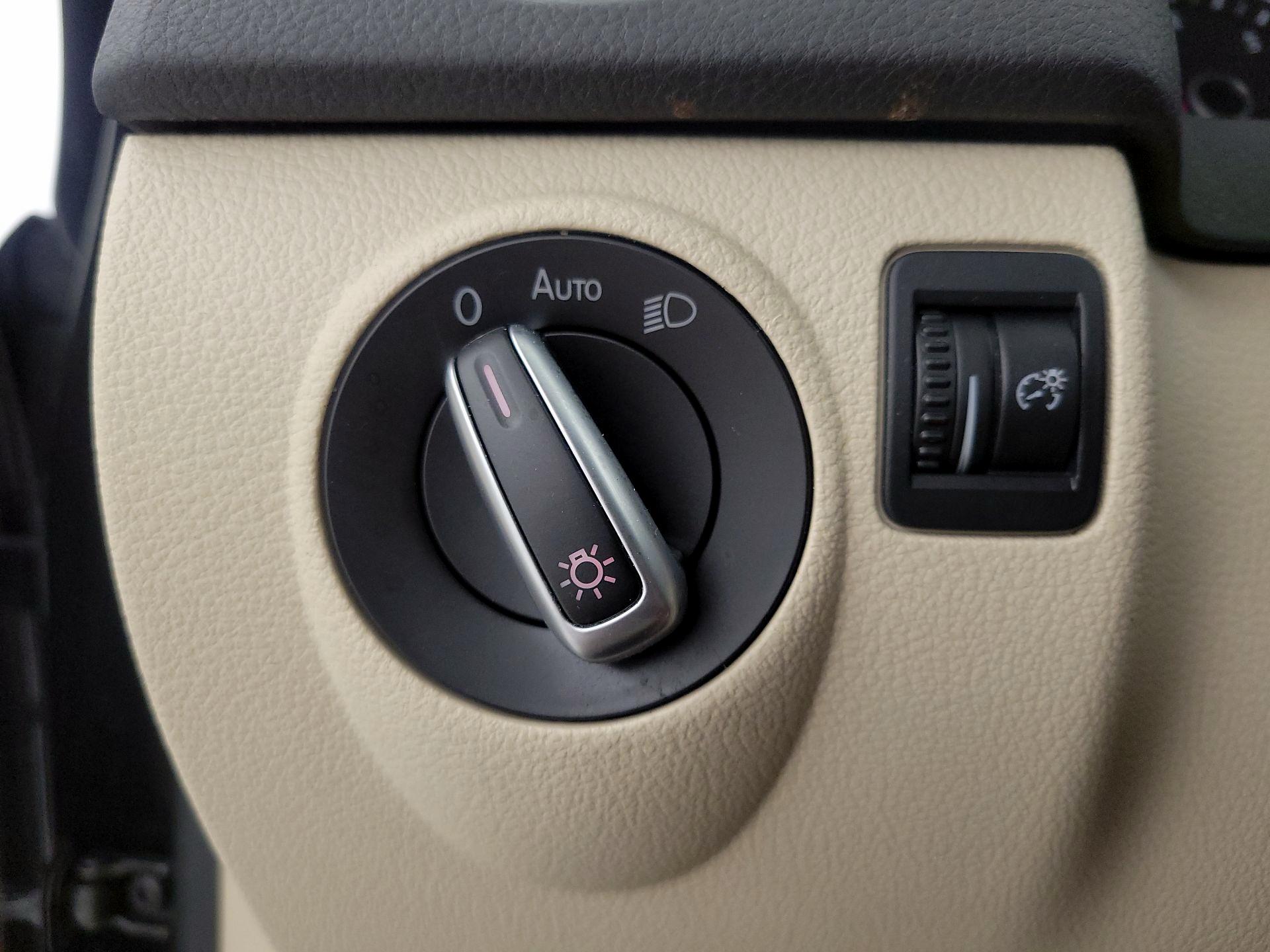 Thumbnail: 2017 Volkswagen Tiguan - 13