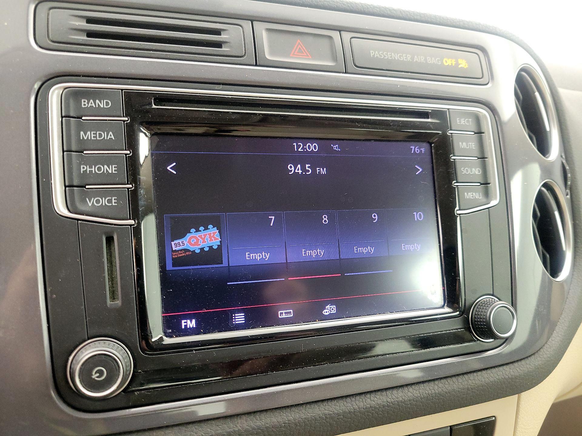 Thumbnail: 2017 Volkswagen Tiguan - 15