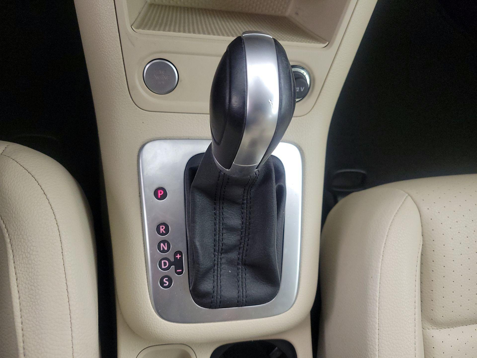 Thumbnail: 2017 Volkswagen Tiguan - 17