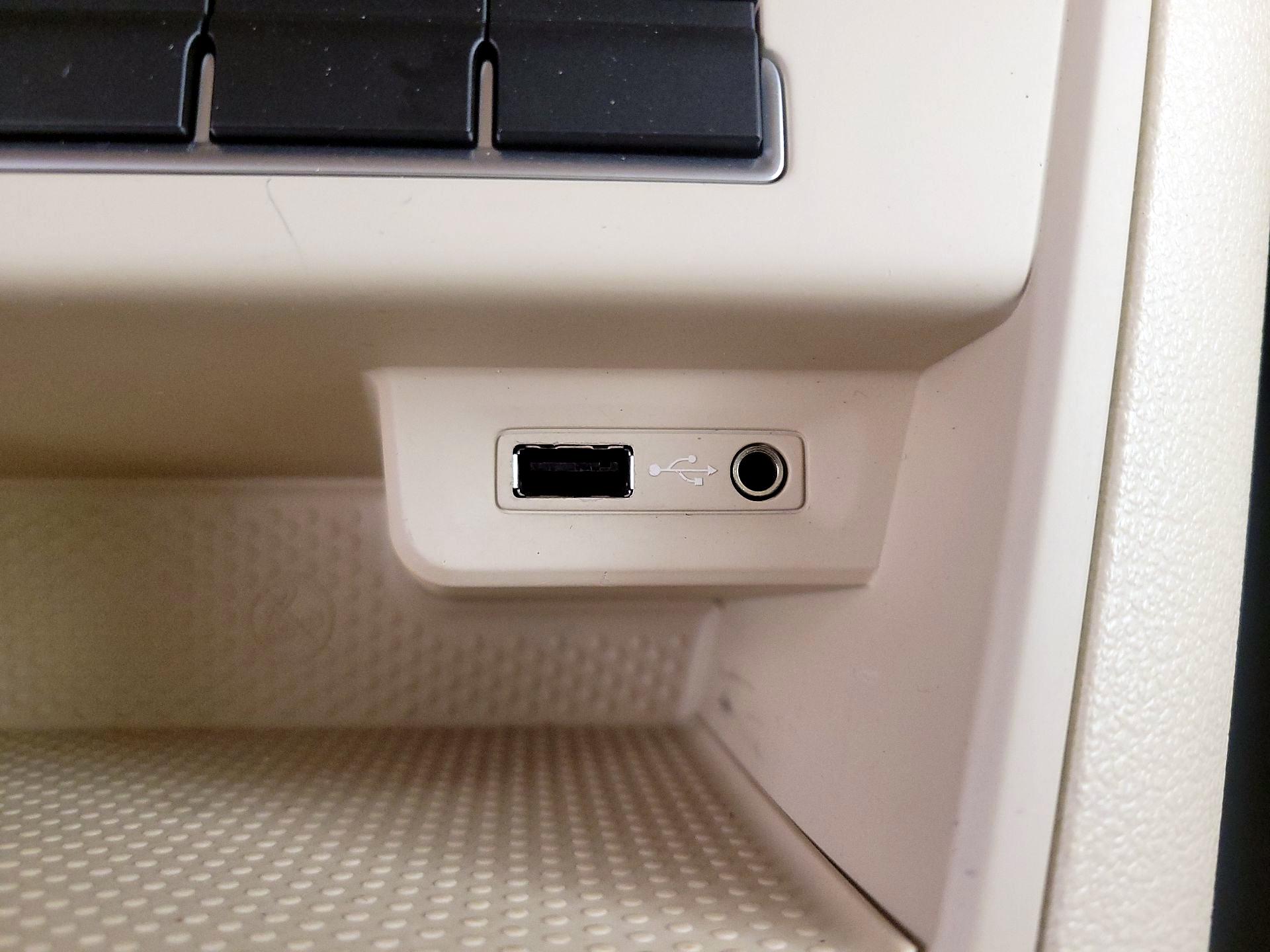 Thumbnail: 2017 Volkswagen Tiguan - 18