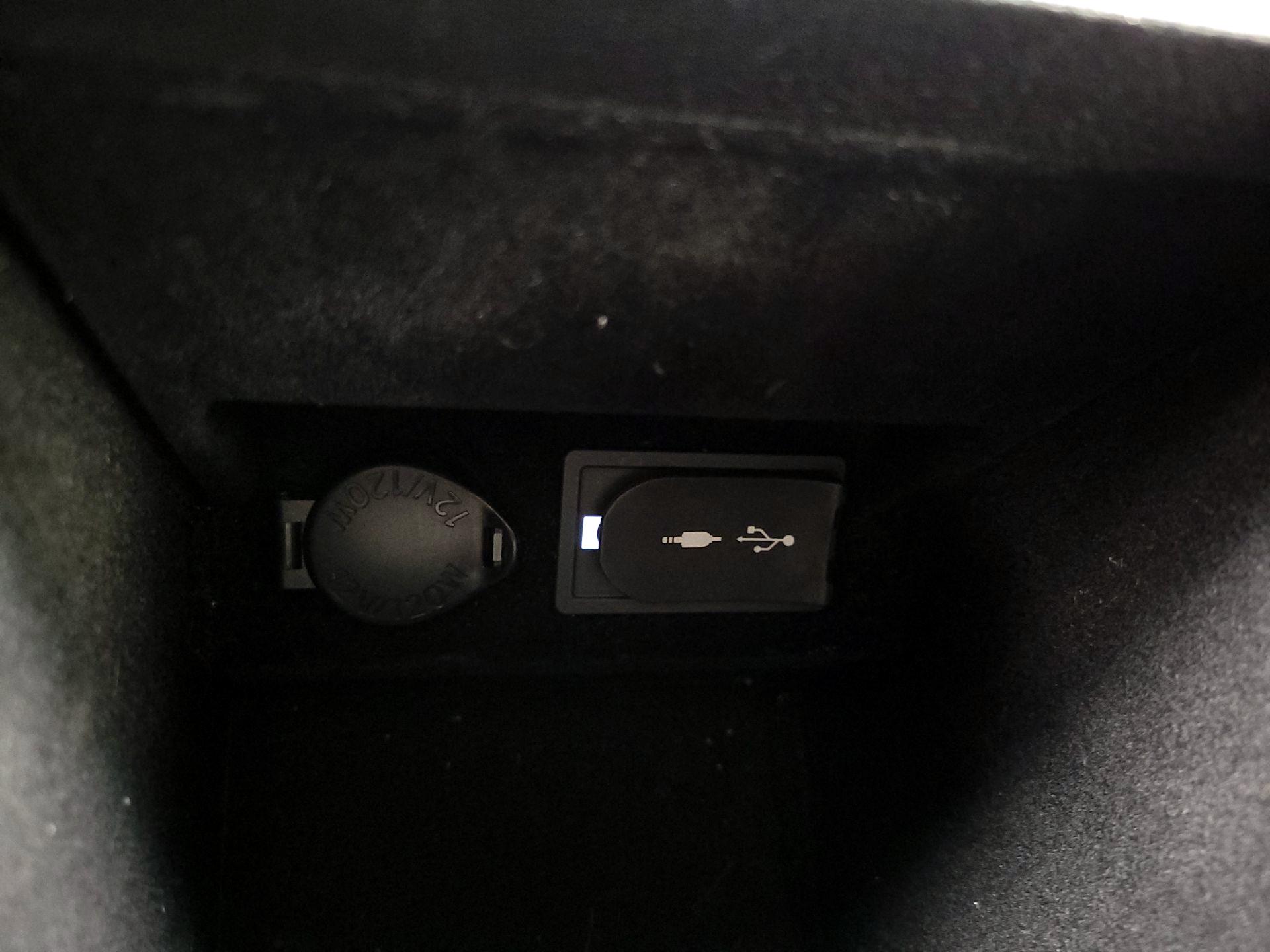 Thumbnail: 2016 Lexus ES - 18