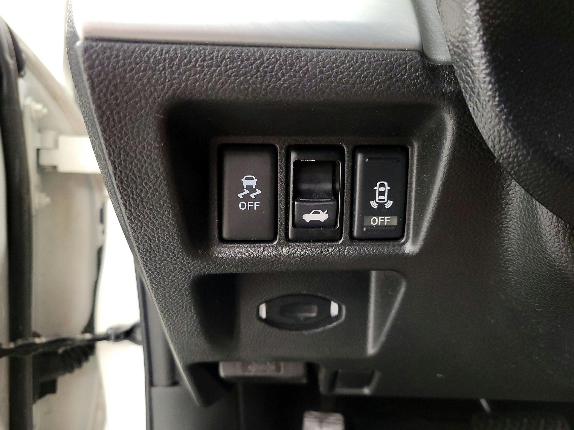 Thumbnail: 2014 INFINITI Q60 - 13