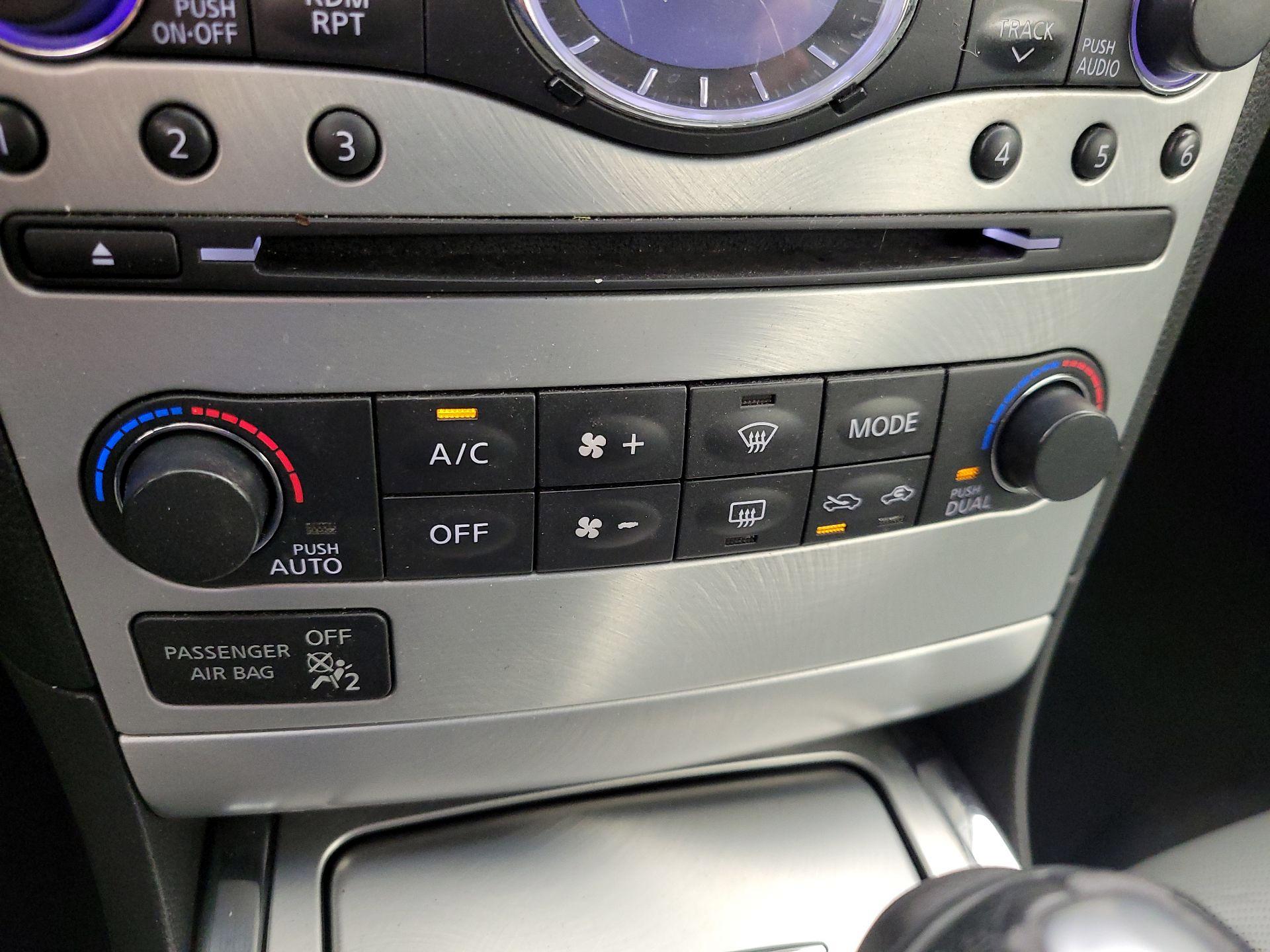 Thumbnail: 2014 INFINITI Q60 - 17