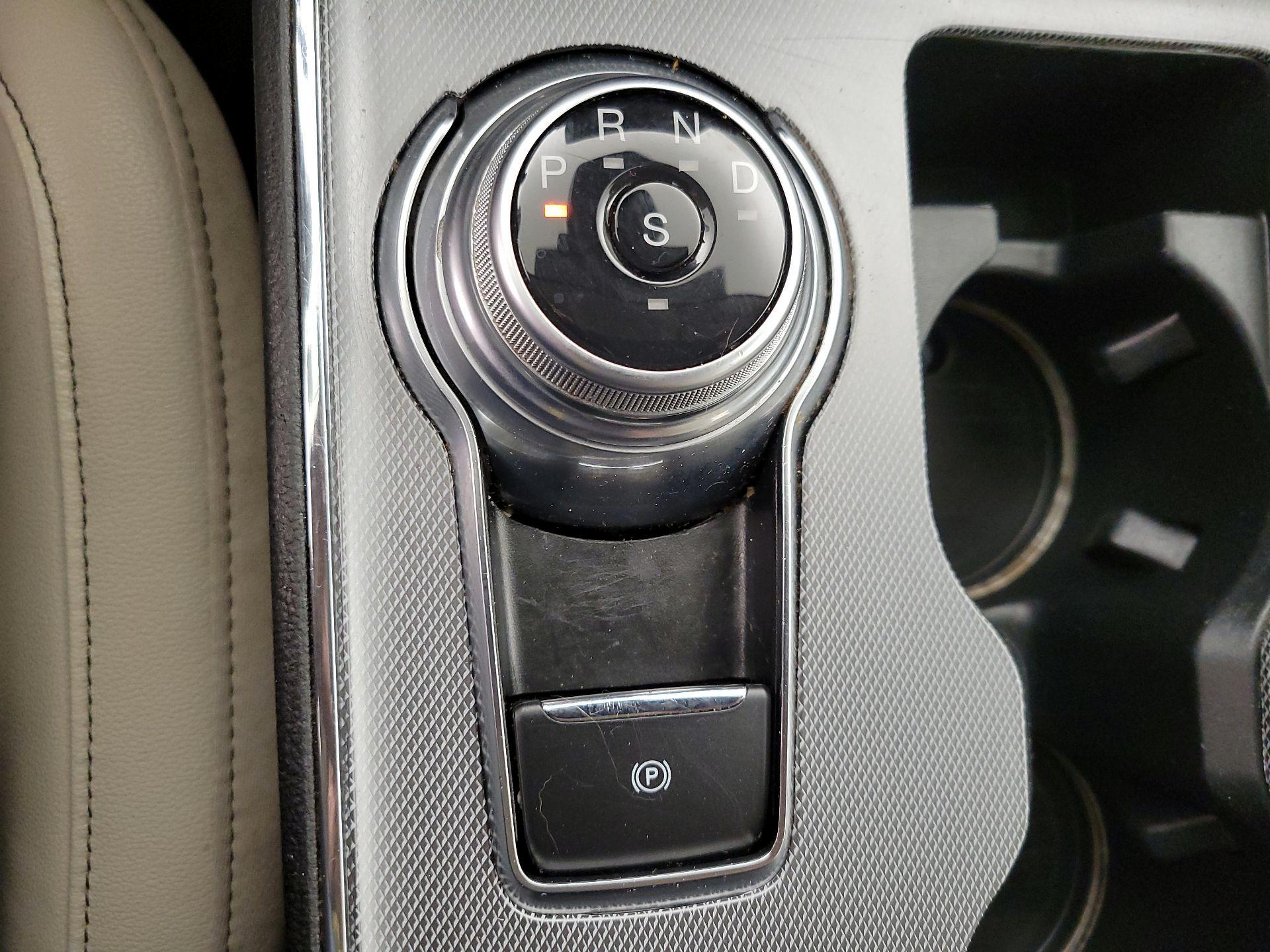 Thumbnail: 2021 Ford Edge - 18