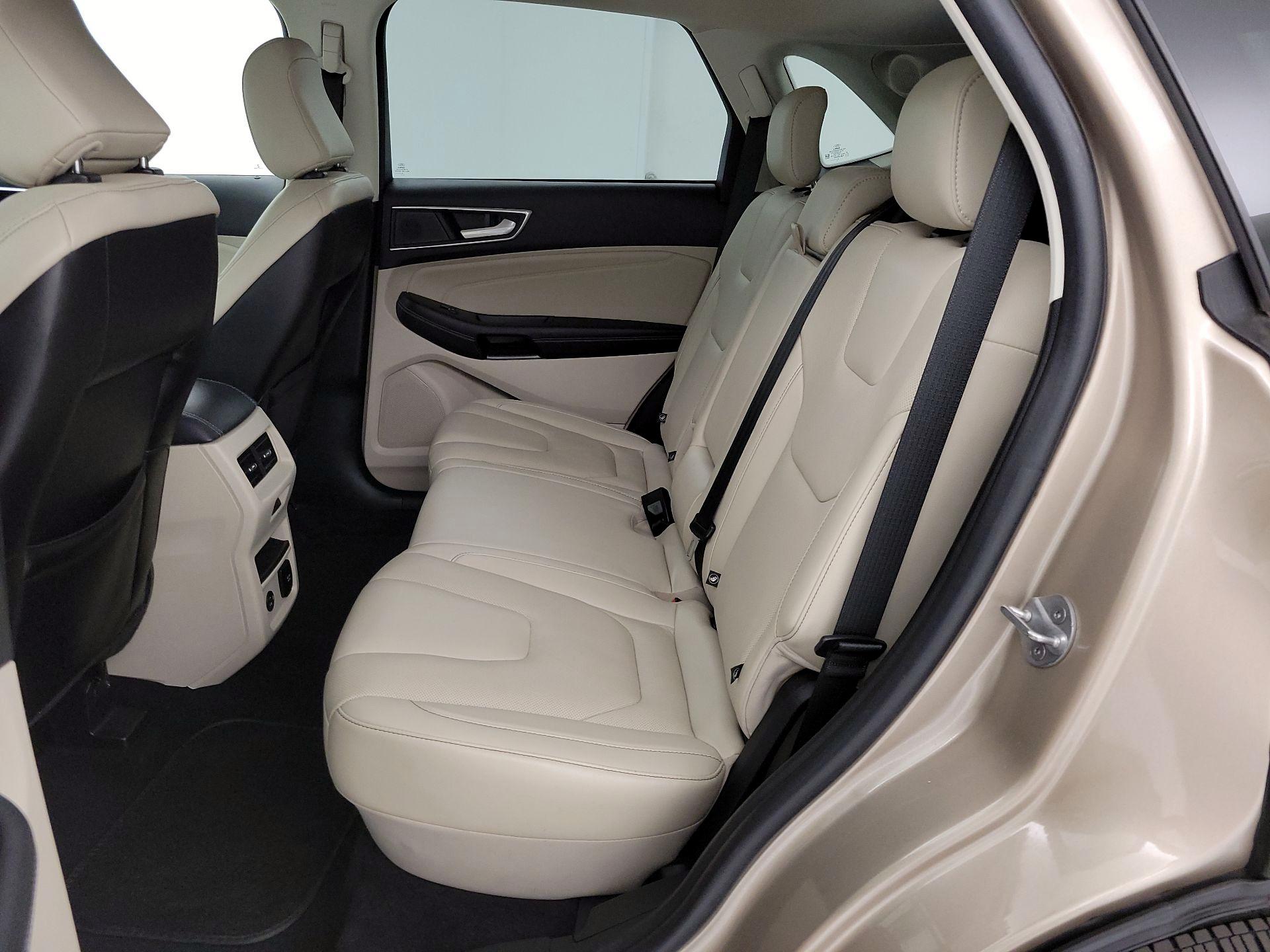 Thumbnail: 2021 Ford Edge - 20