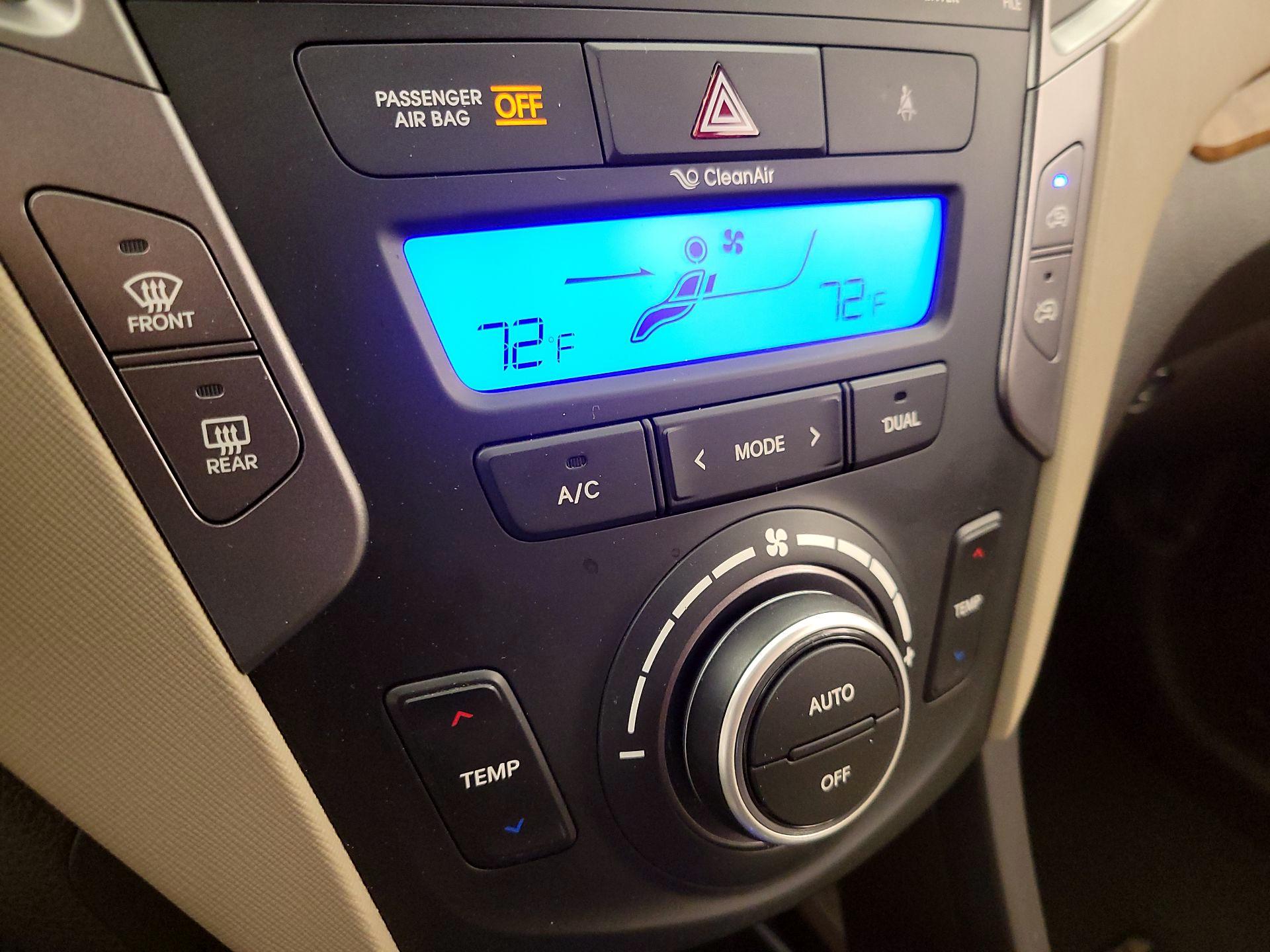 Thumbnail: 2014 Hyundai Santa Fe - 16