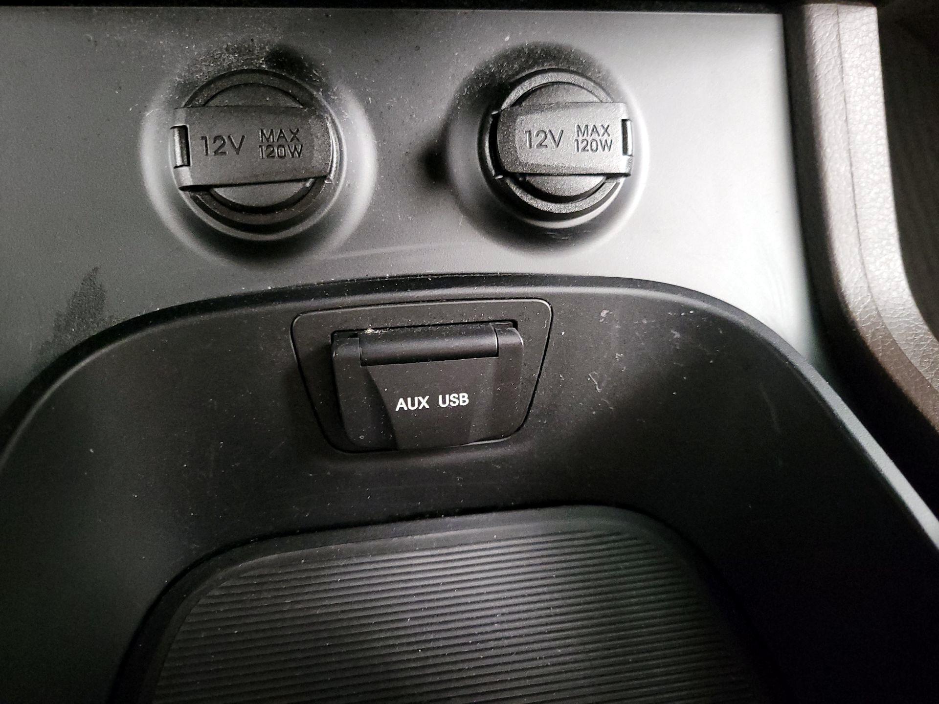 Thumbnail: 2014 Hyundai Santa Fe - 18