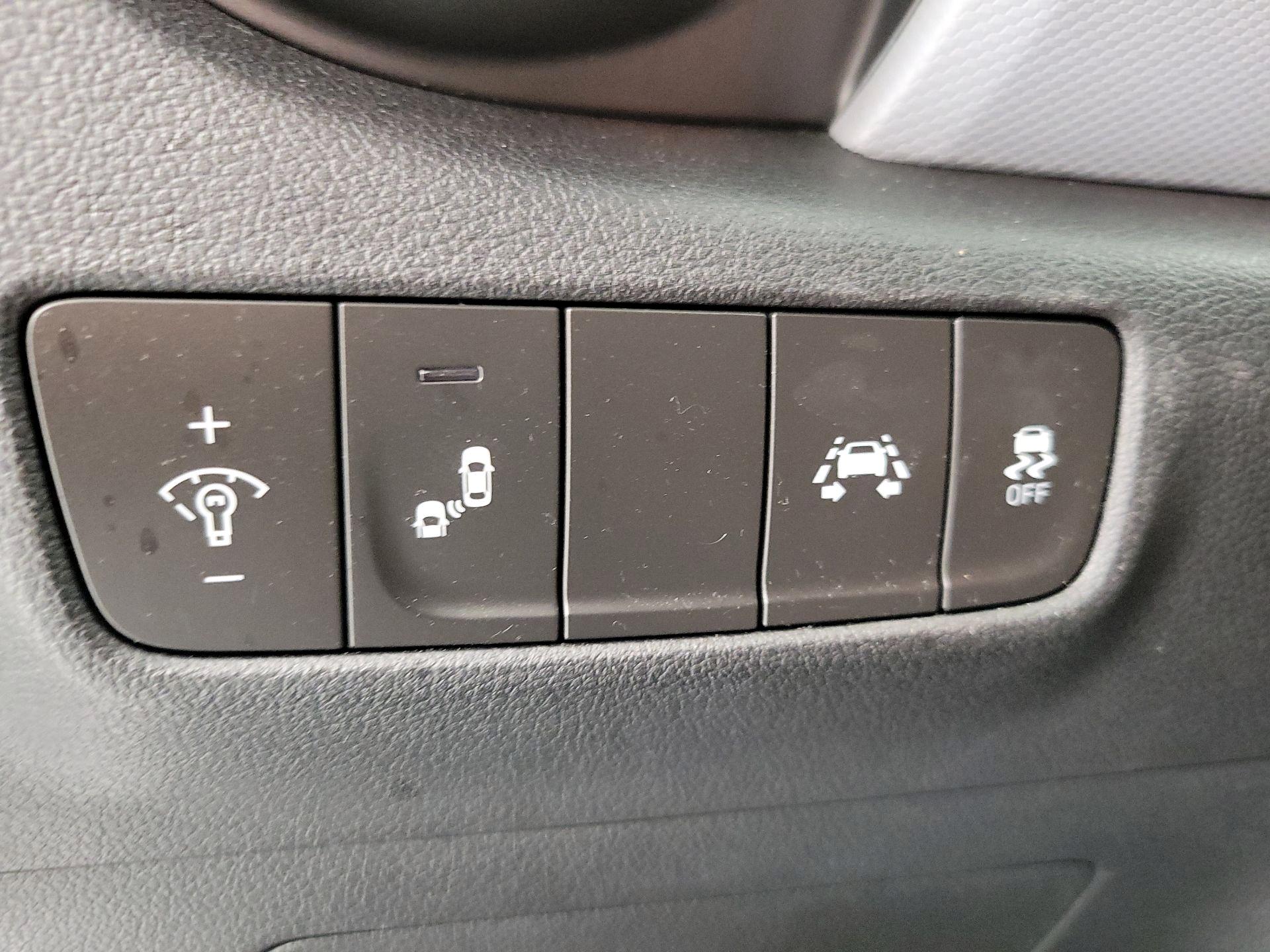 Thumbnail: 2019 Hyundai Kona - 13