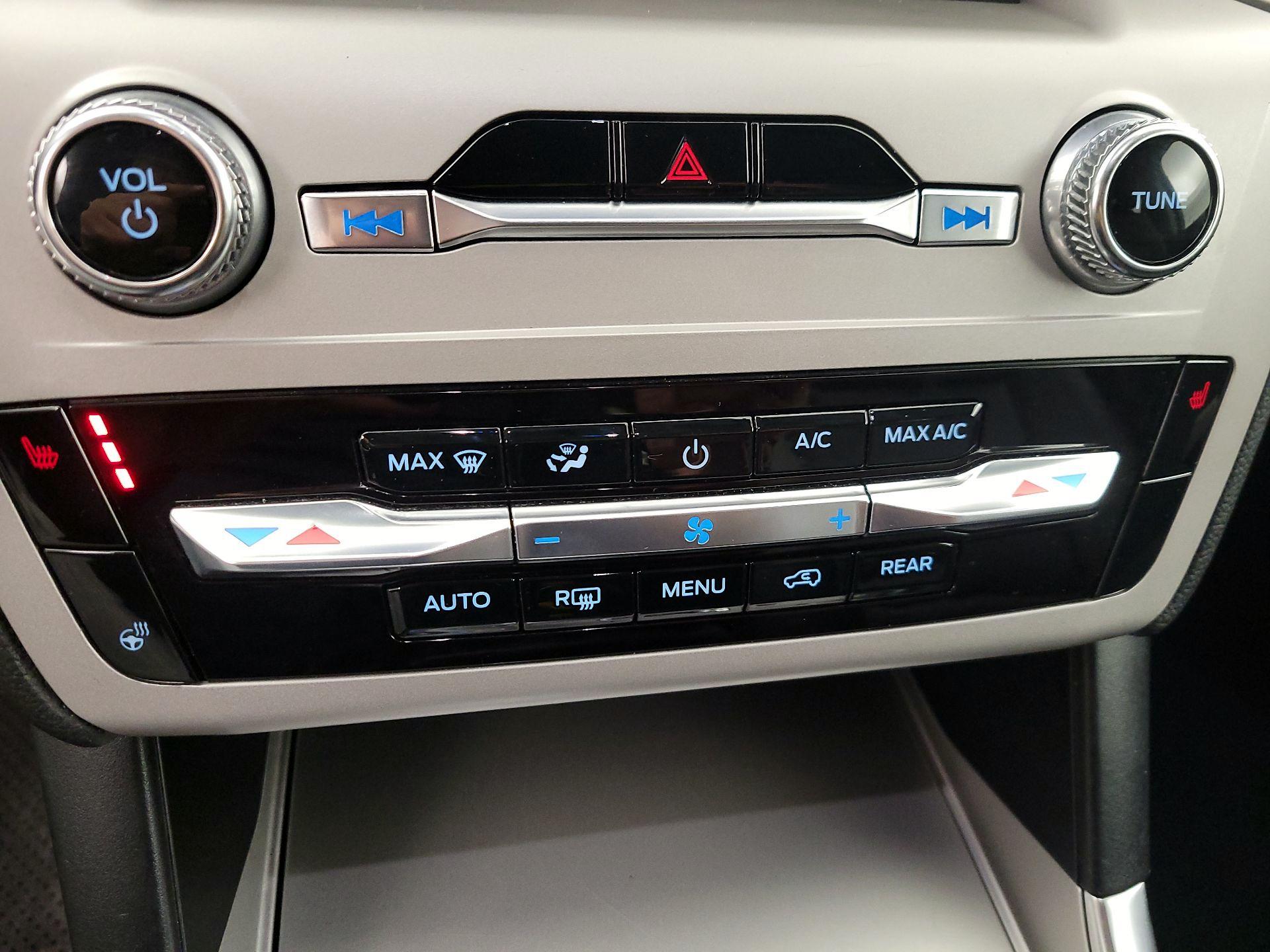 Thumbnail: 2024 Ford Explorer - 16