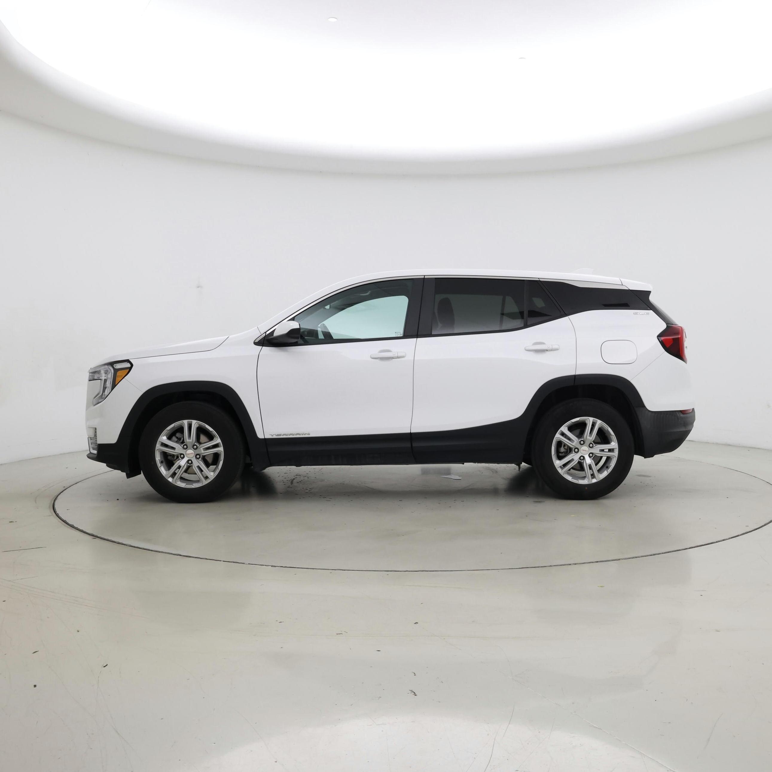 Thumbnail: 2024 GMC Terrain - 3