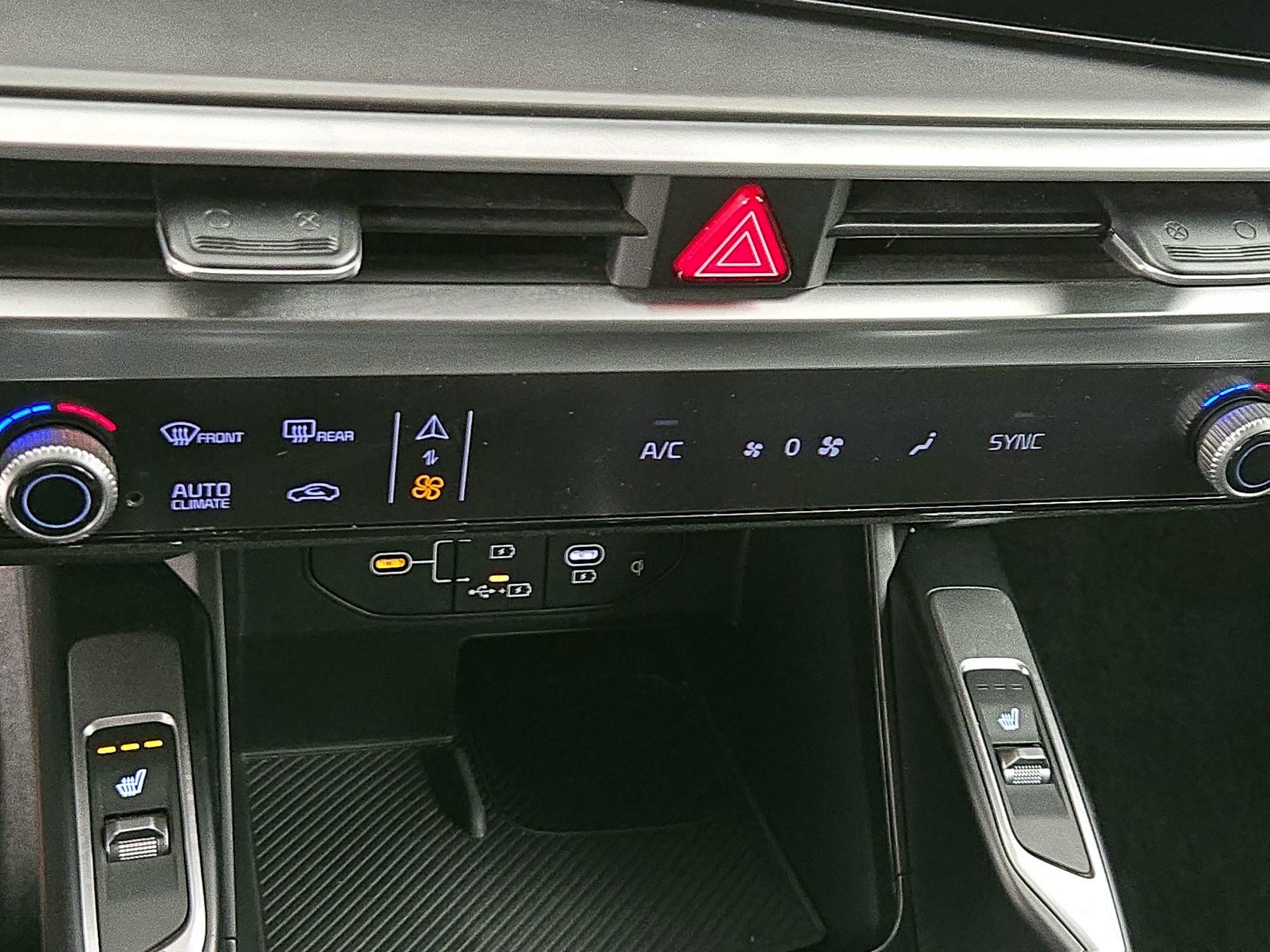 Thumbnail: 2024 Kia Sorento - 17