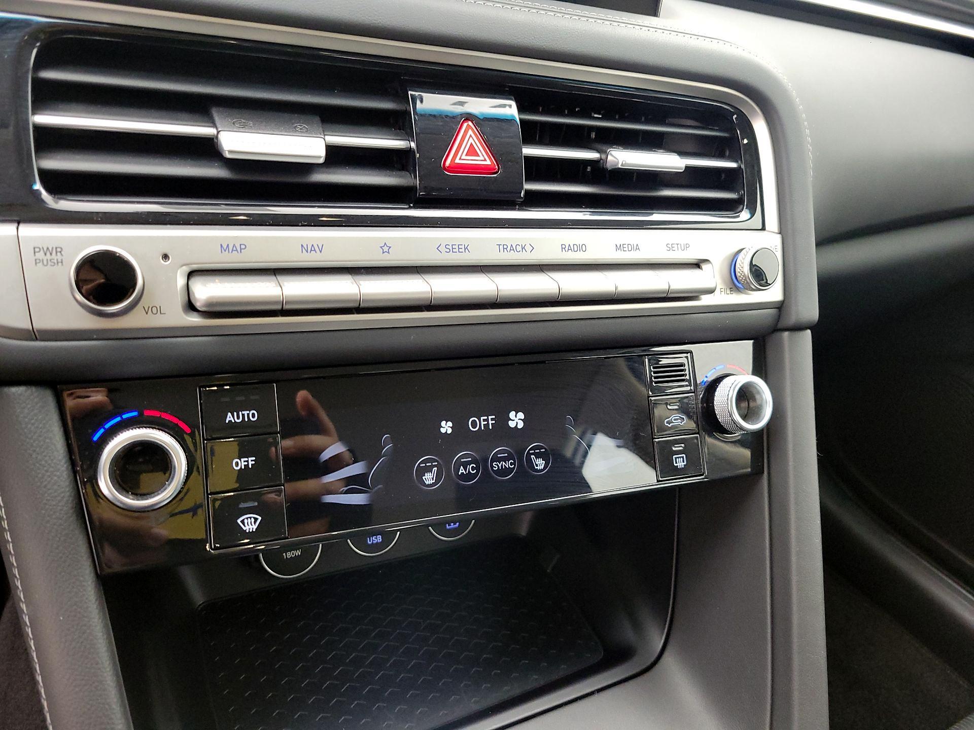 Thumbnail: 2025 Genesis G70 - 16