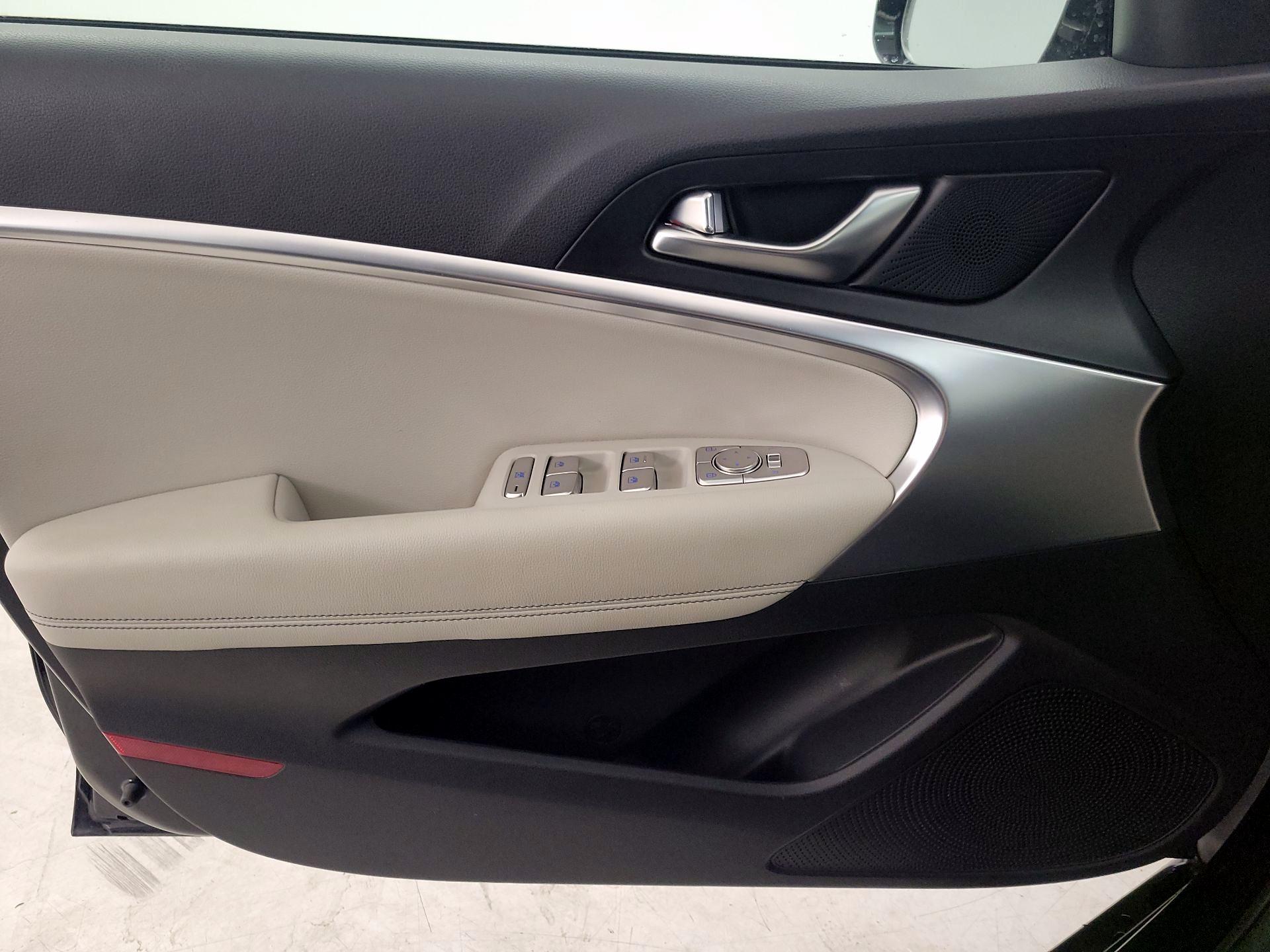 Thumbnail: 2025 Genesis G70 - 12