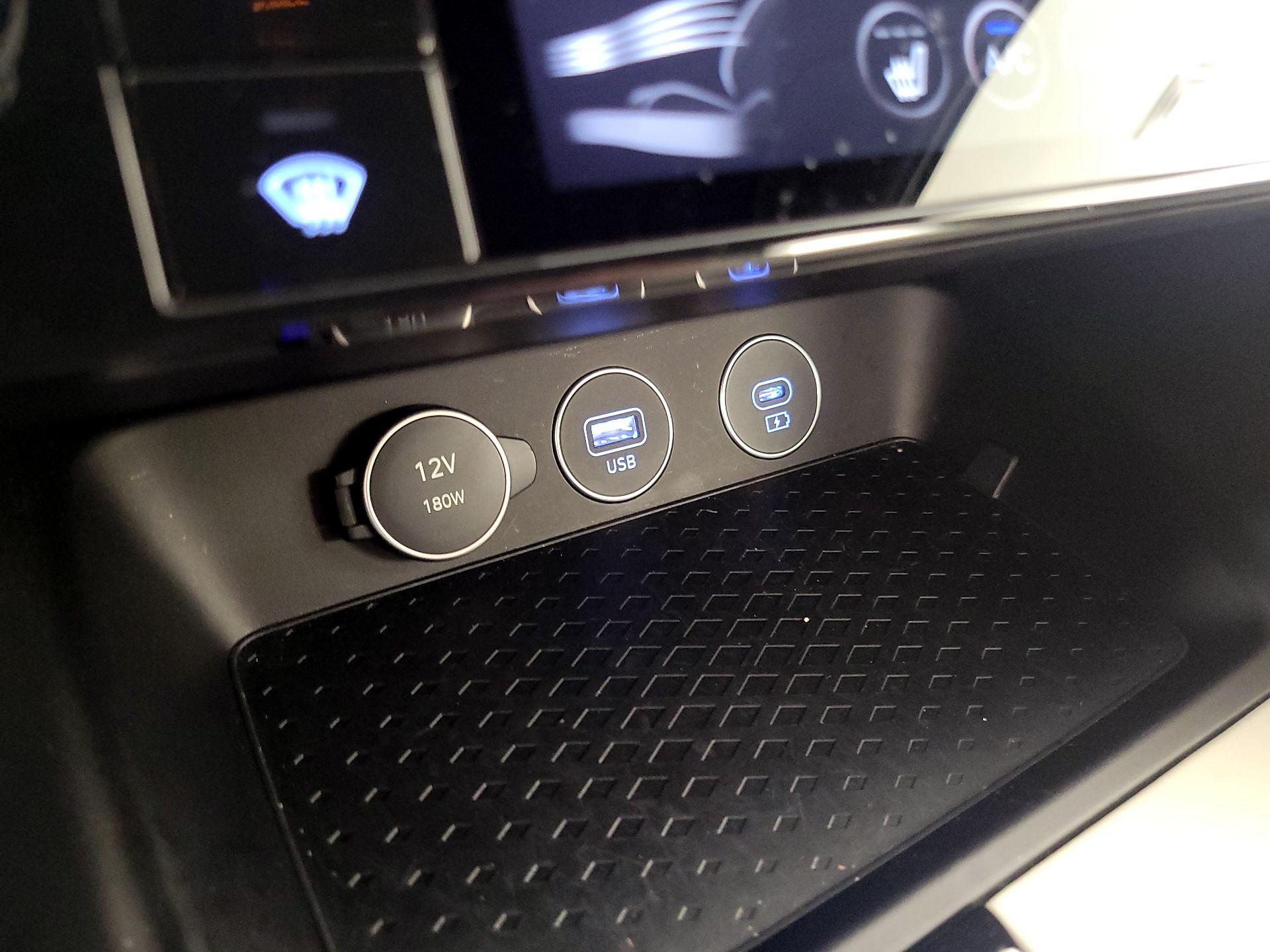 Thumbnail: 2025 Genesis G70 - 19