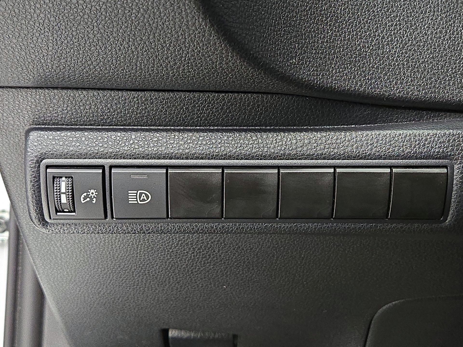 Thumbnail: 2024 Toyota Corolla - 13