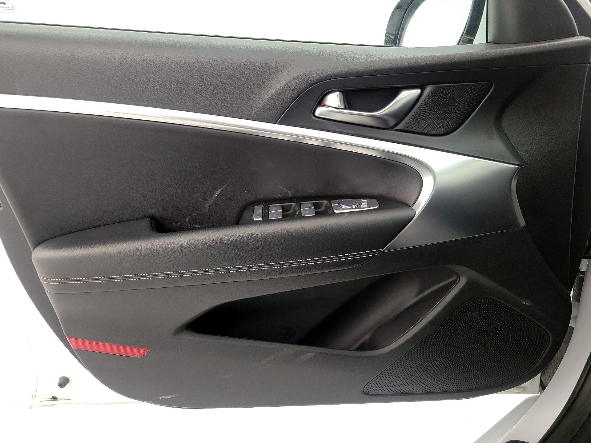 Thumbnail: 2025 Genesis G70 - 12