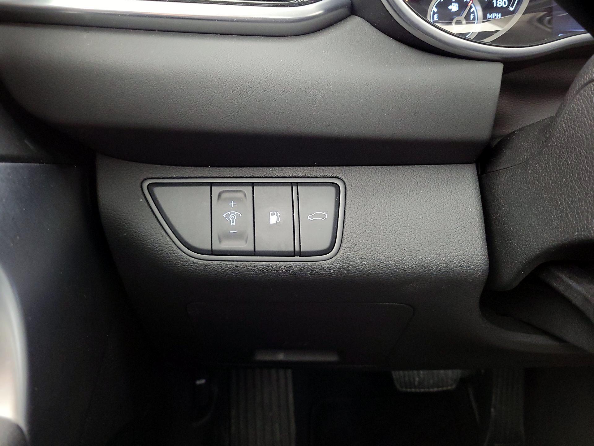 Thumbnail: 2025 Genesis G70 - 13