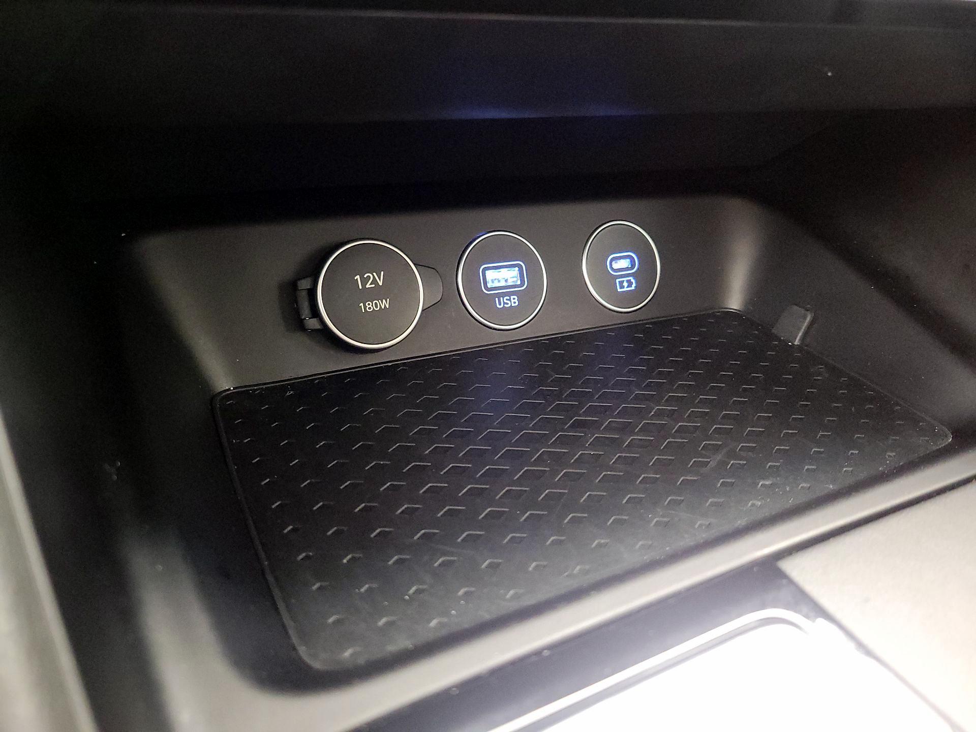 Thumbnail: 2025 Genesis G70 - 19