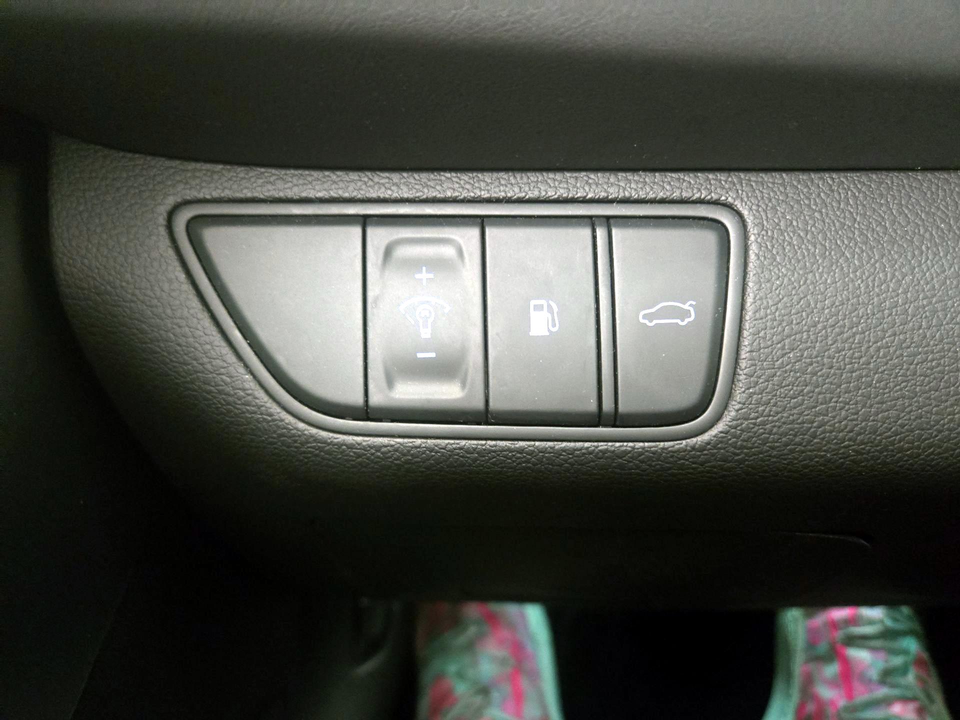 Thumbnail: 2025 Genesis G70 - 13