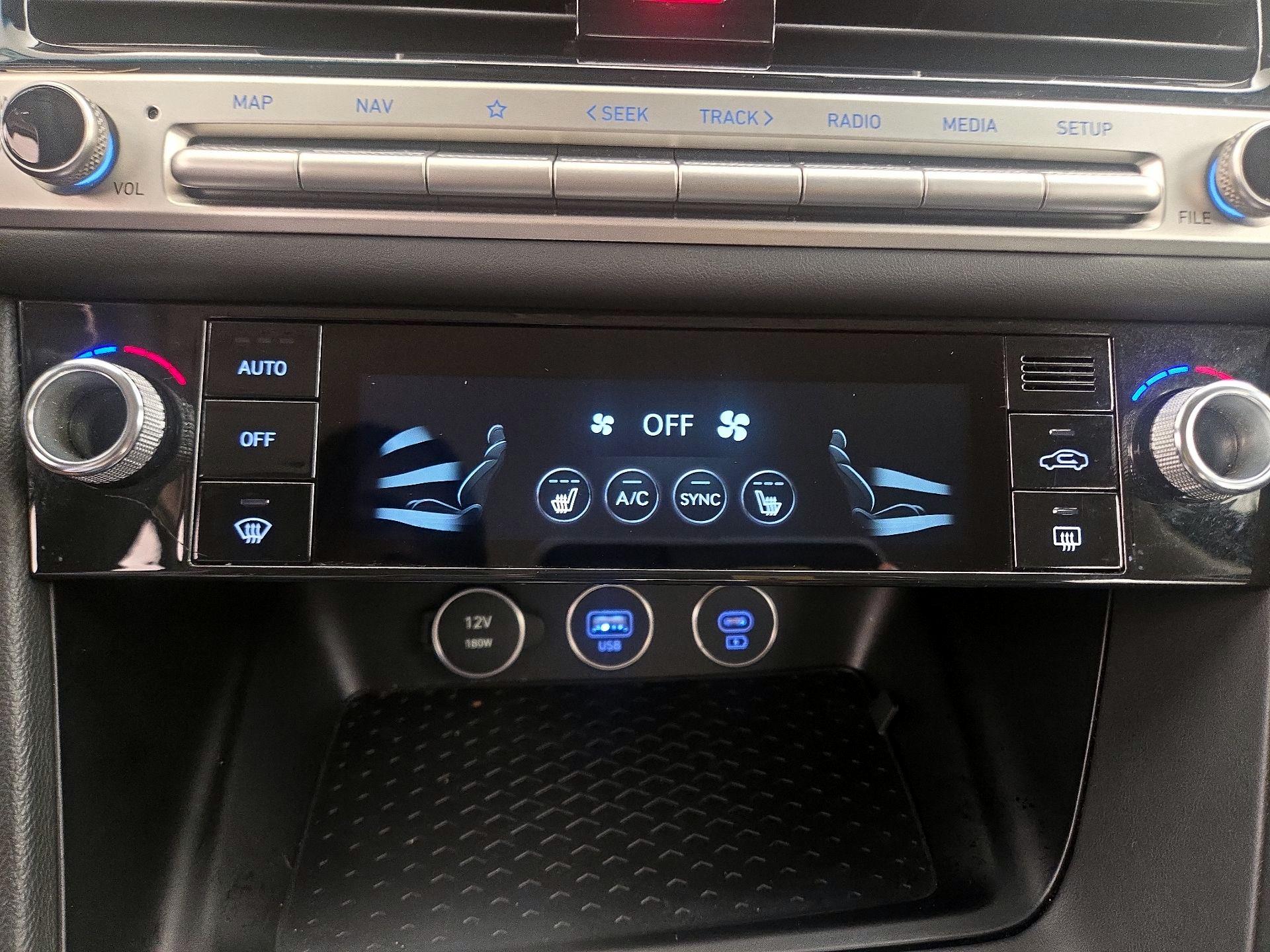 Thumbnail: 2025 Genesis G70 - 17