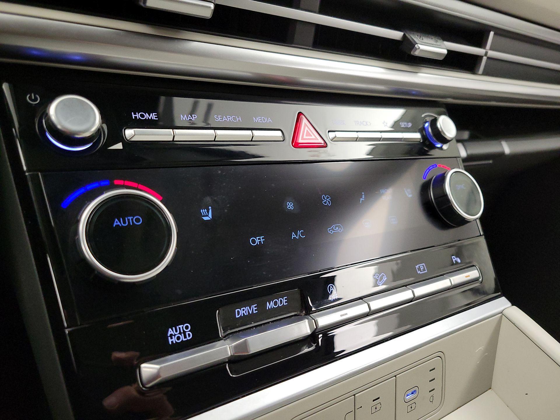 Thumbnail: 2025 Hyundai Santa Fe - 16