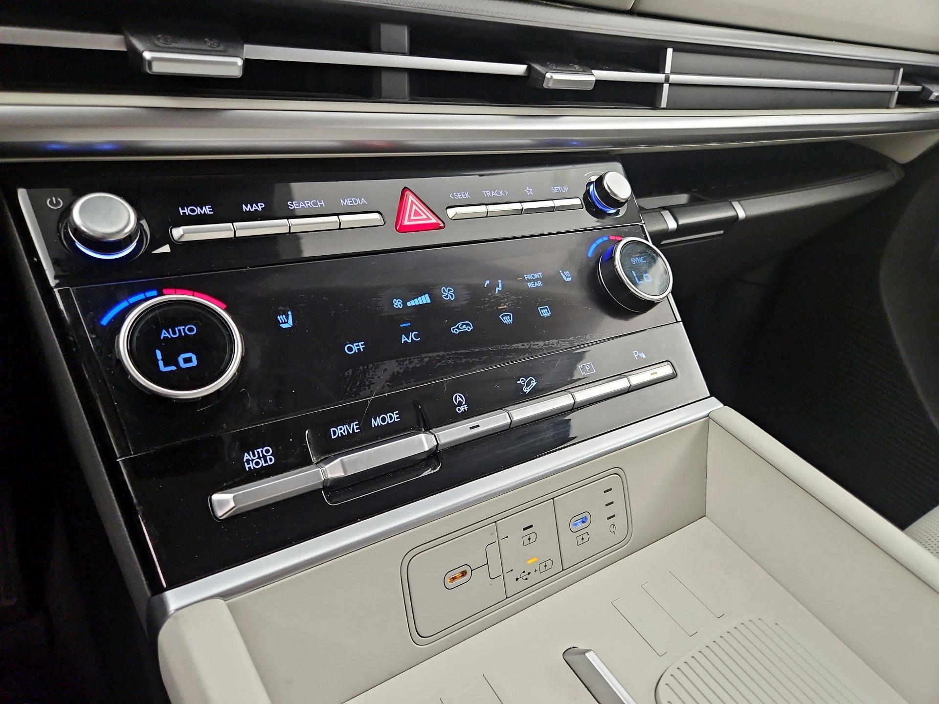 Thumbnail: 2025 Hyundai Santa Fe - 16