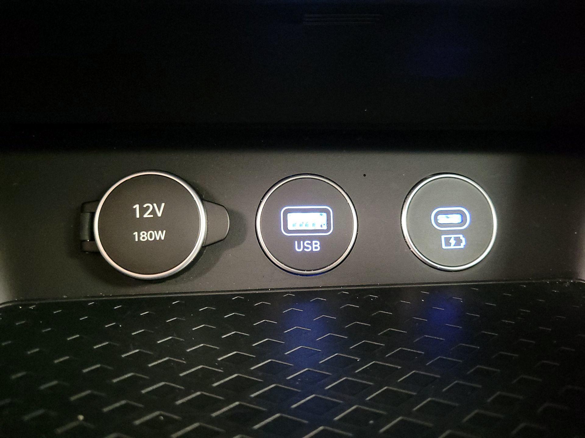 Thumbnail: 2025 Genesis G70 - 19