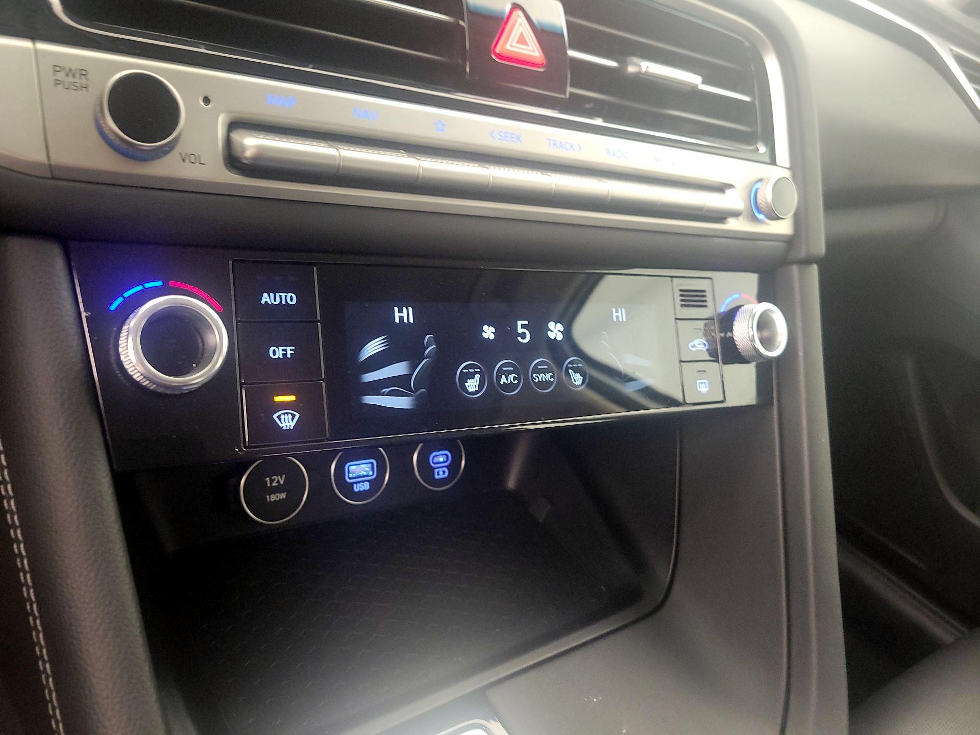 Thumbnail: 2025 Genesis G70 - 16