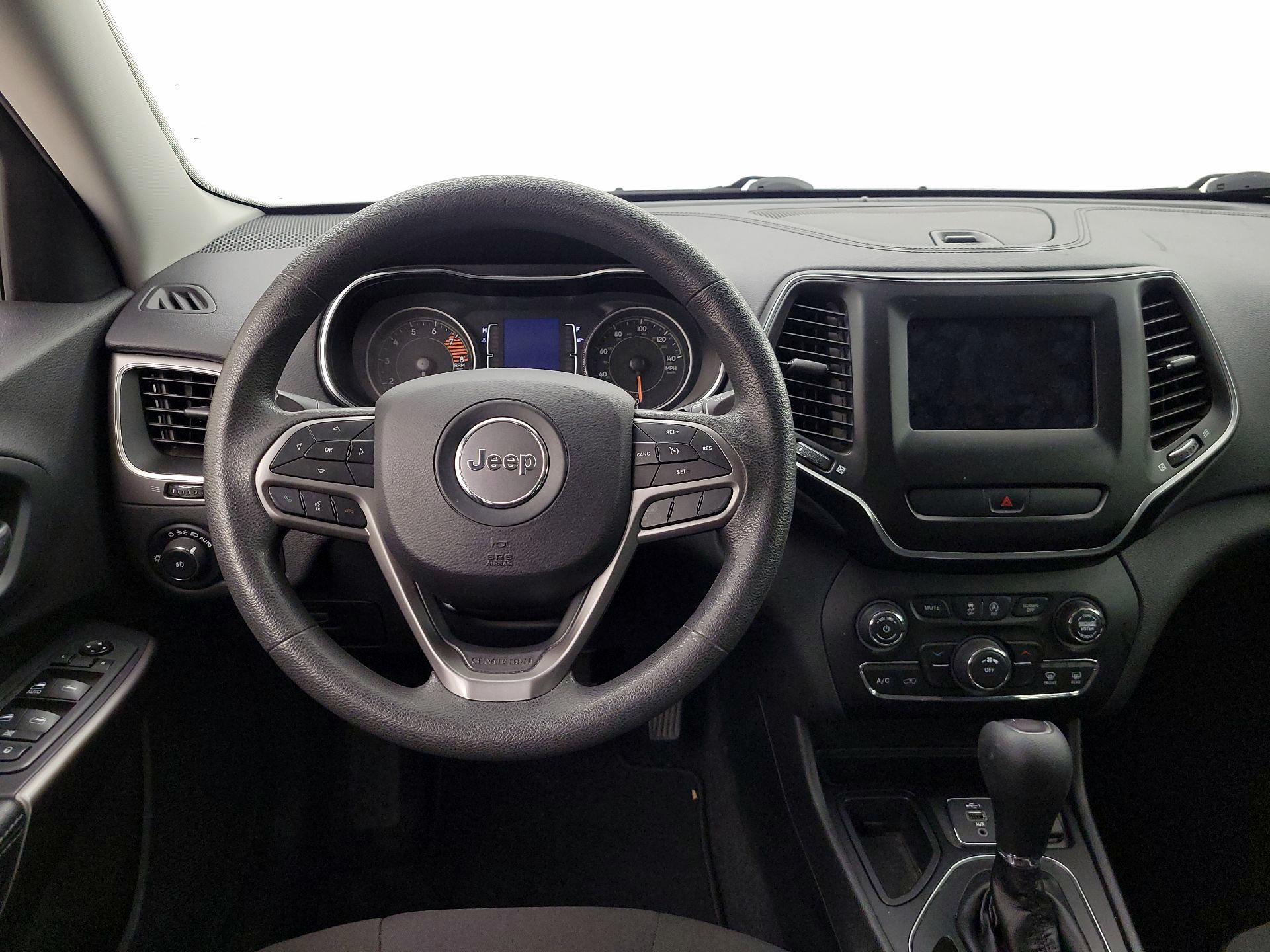 Thumbnail: 2019 Jeep Cherokee - 10