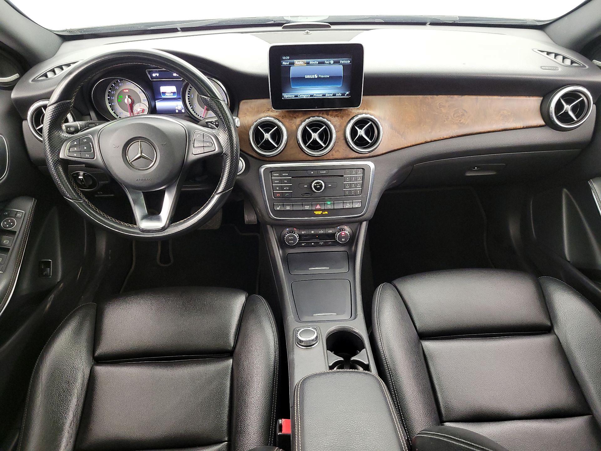 Thumbnail: 2016 Mercedes-Benz GLA - 9