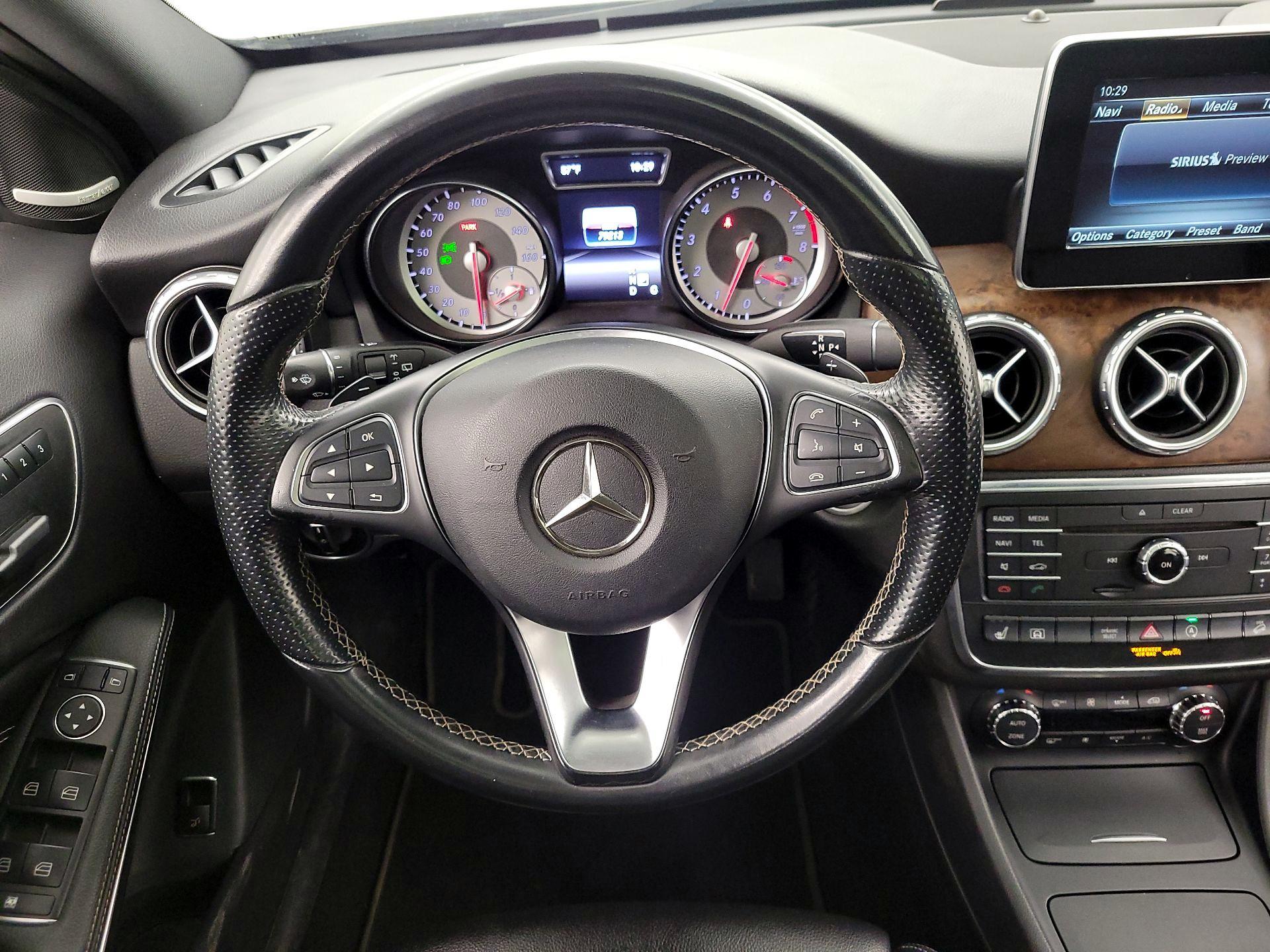 Thumbnail: 2016 Mercedes-Benz GLA - 10
