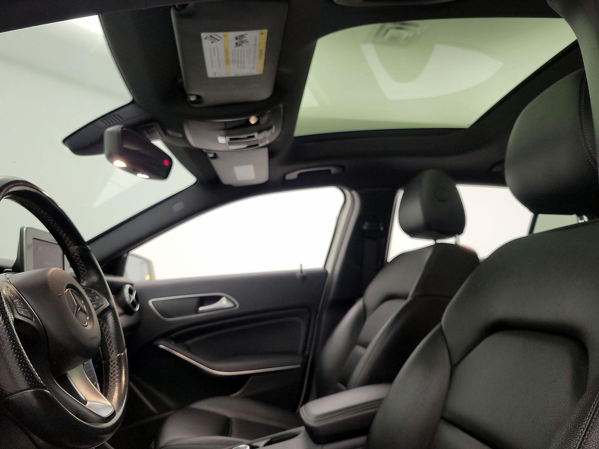 Thumbnail: 2016 Mercedes-Benz GLA - 18