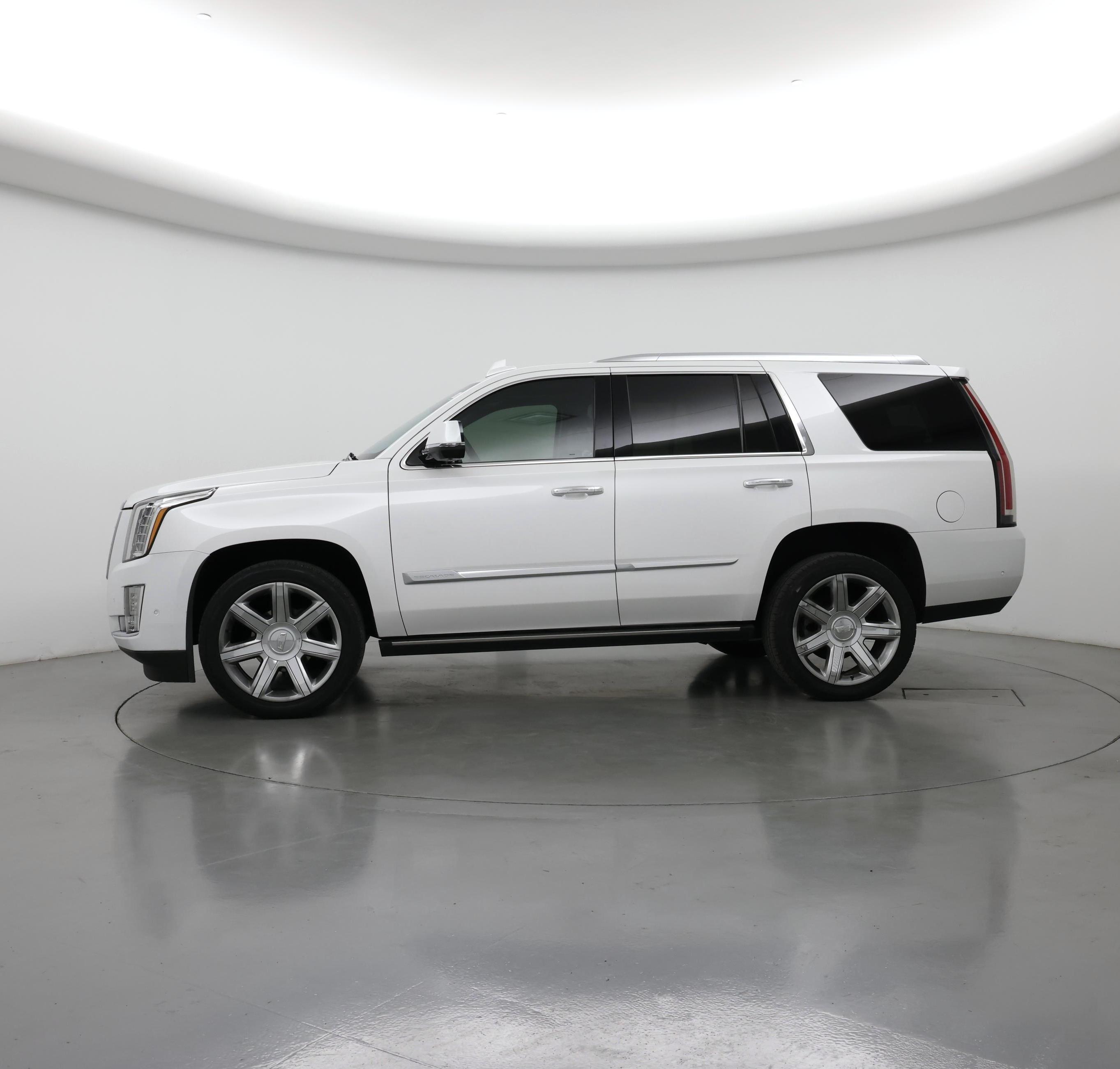 Thumbnail: 2020 Cadillac Escalade - 3