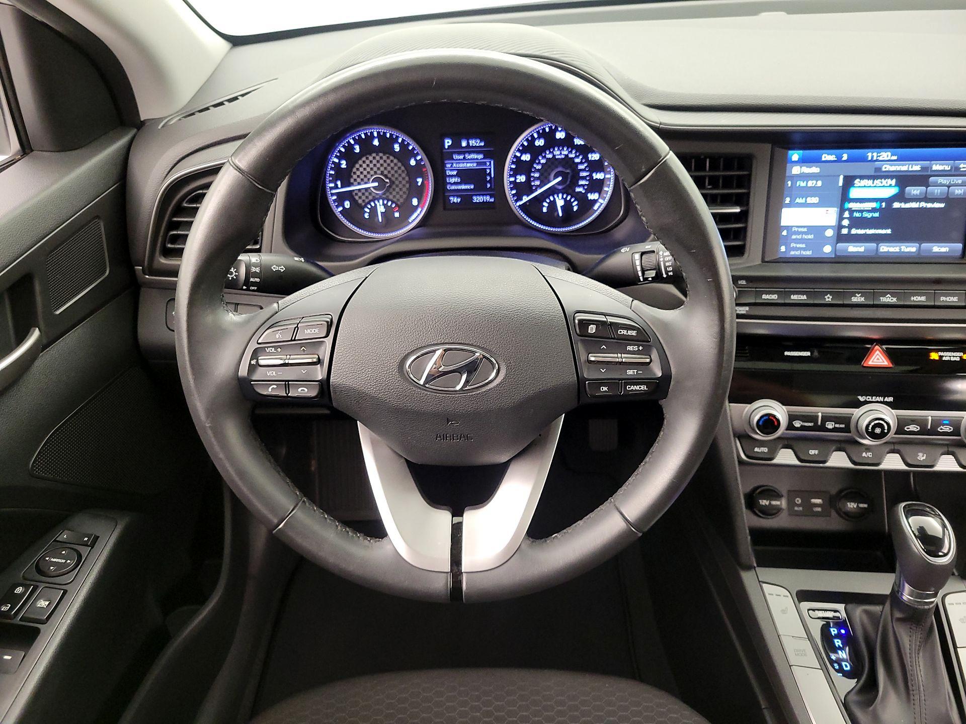 Thumbnail: 2019 Hyundai Elantra - 10