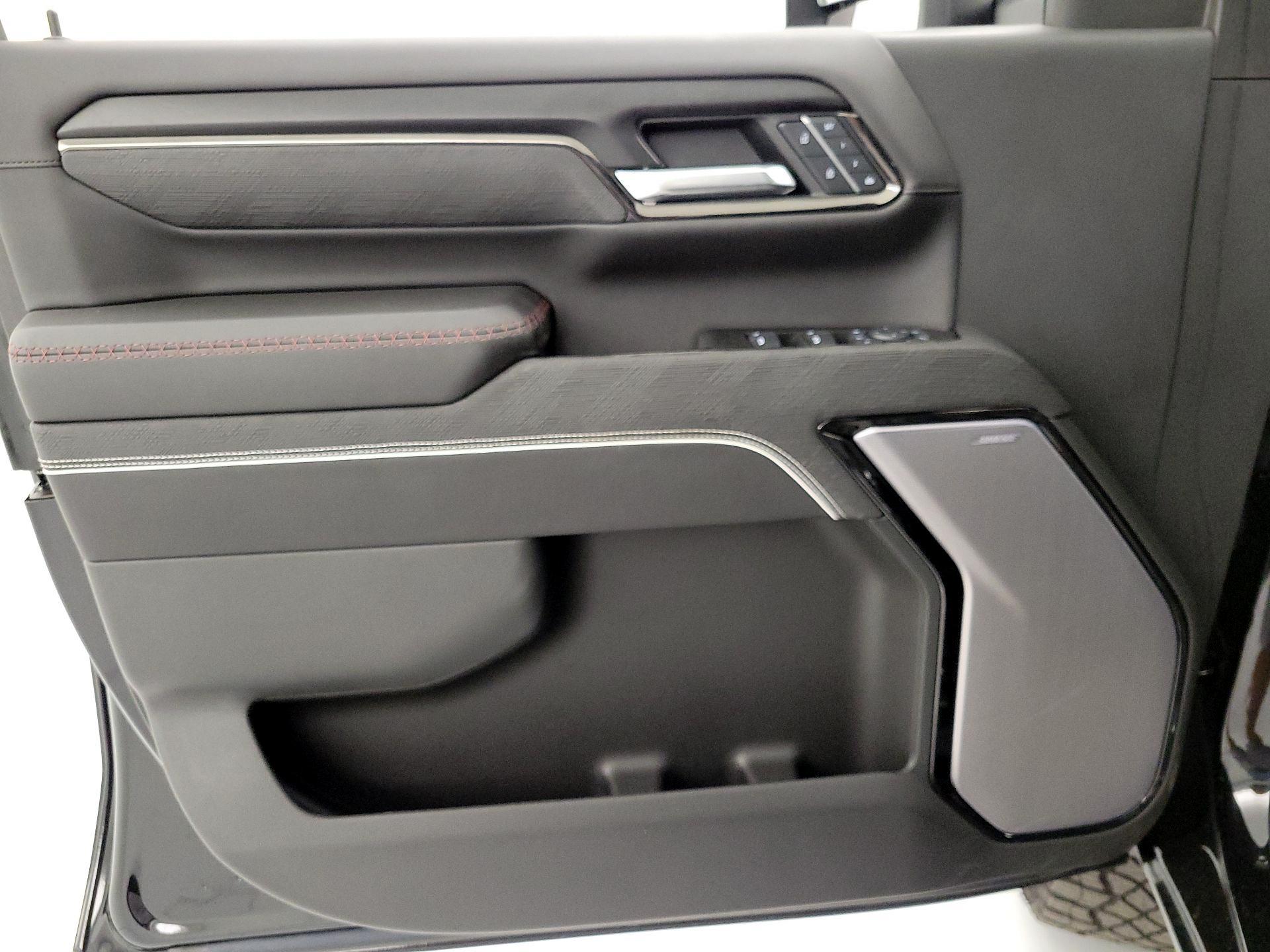 Thumbnail: 2025 GMC Sierra 2500 - 12