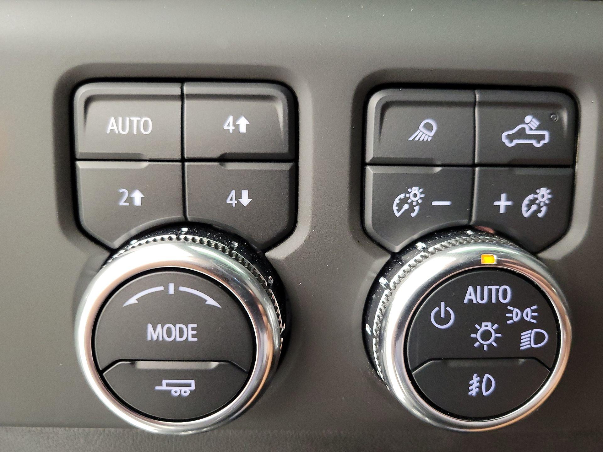 Thumbnail: 2025 GMC Sierra 2500 - 13