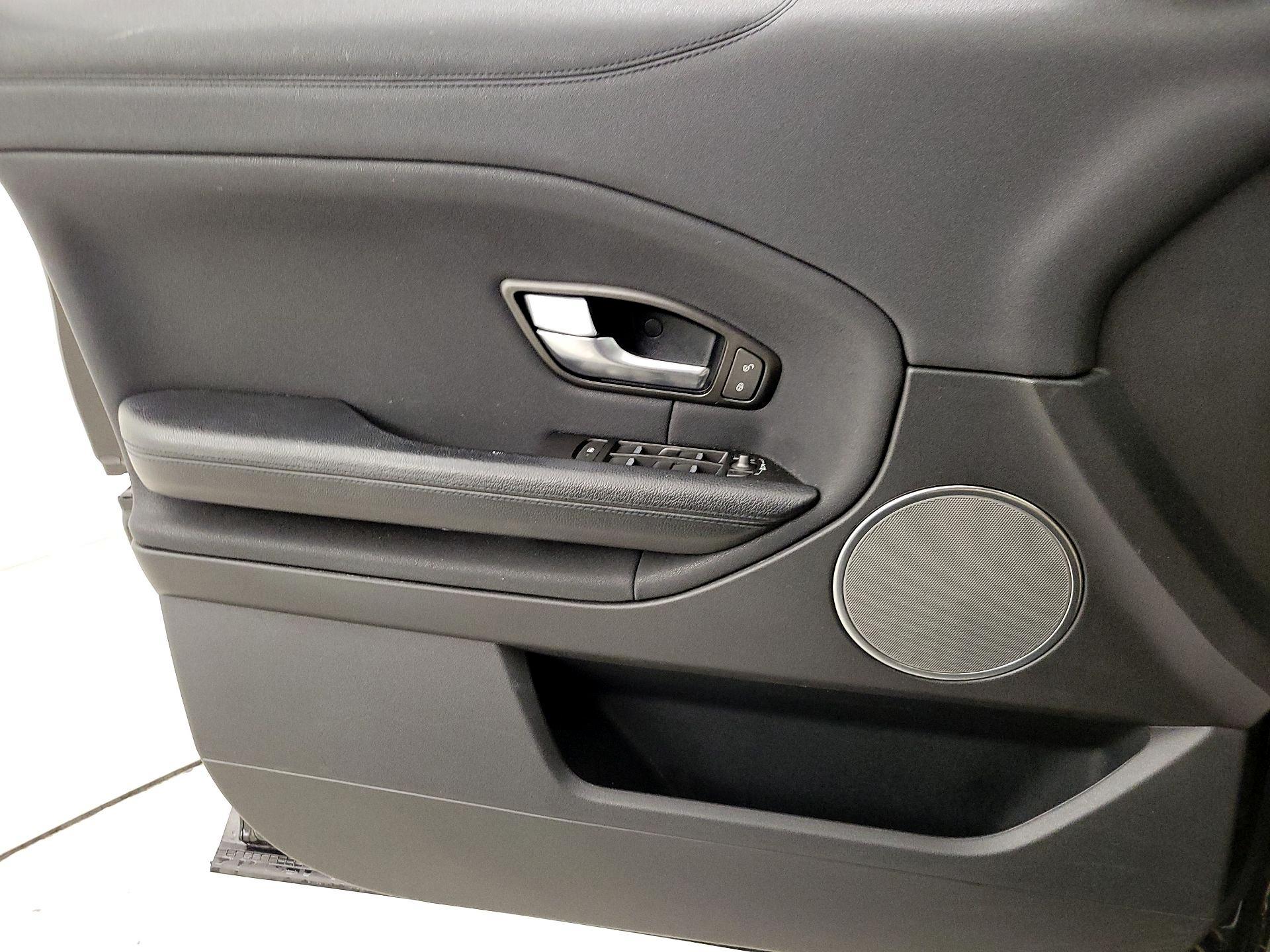 Thumbnail: 2019 Land Rover Range Rover Evoque - 12