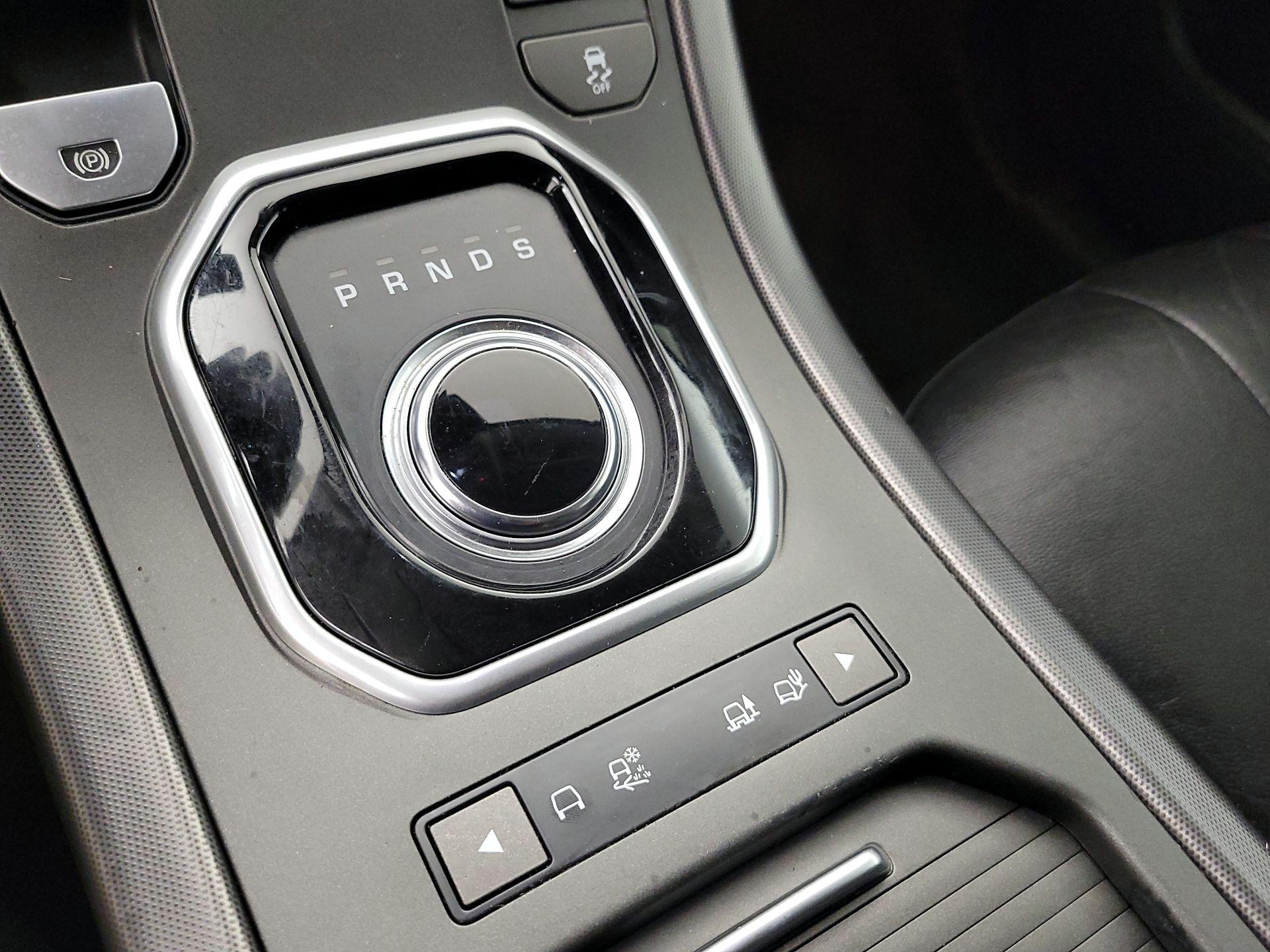 Thumbnail: 2019 Land Rover Range Rover Evoque - 18