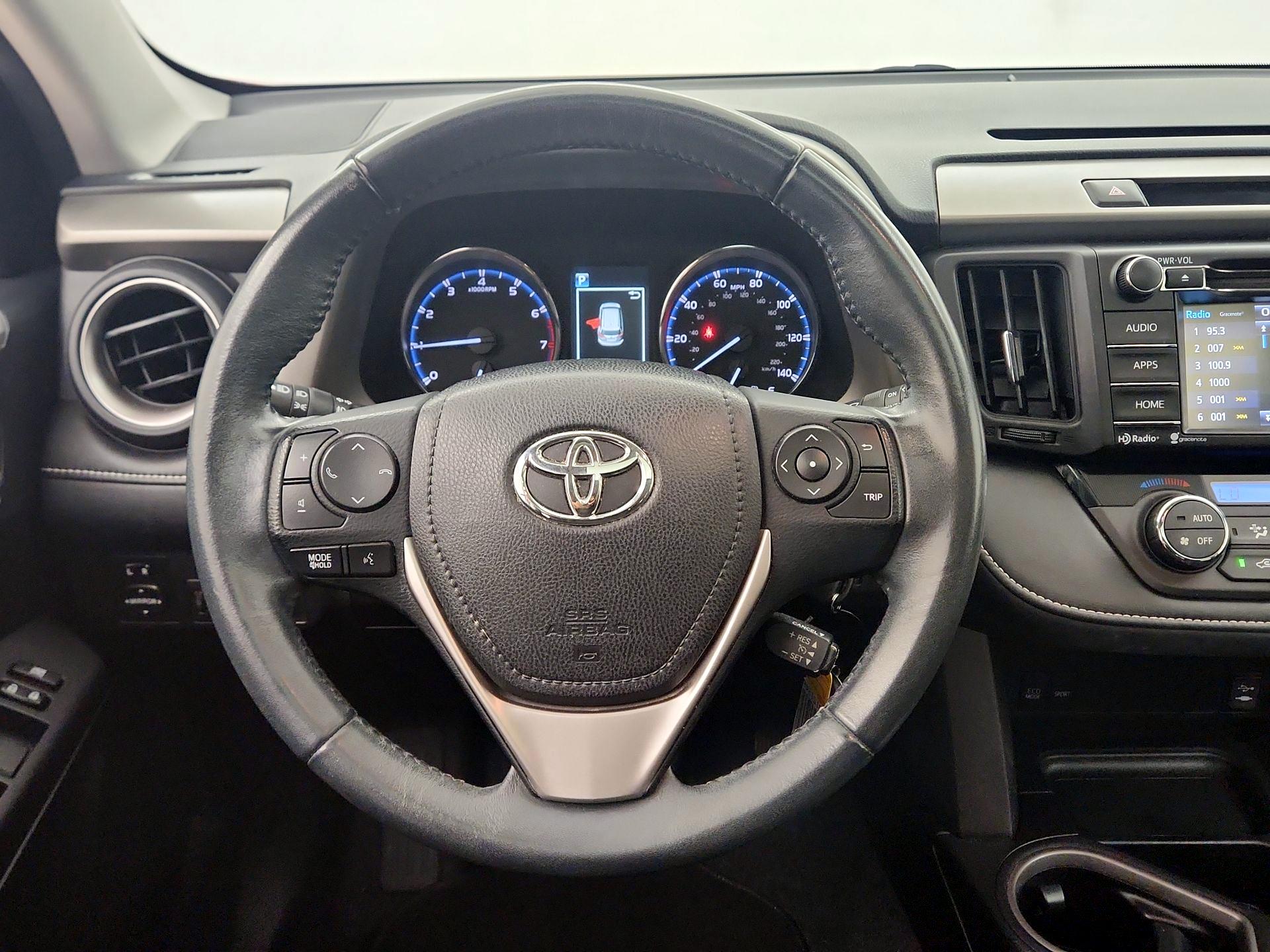 Thumbnail: 2016 Toyota RAV4 - 10