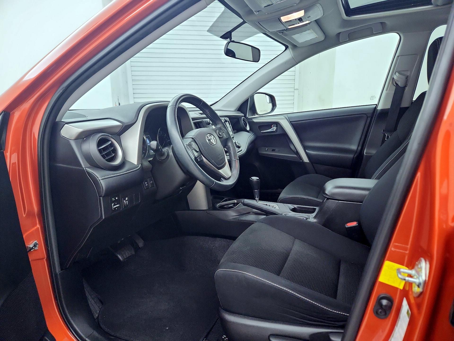 Thumbnail: 2016 Toyota RAV4 - 11