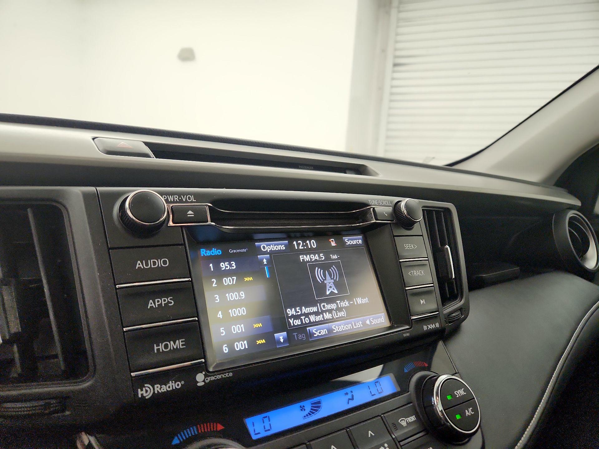 Thumbnail: 2016 Toyota RAV4 - 15