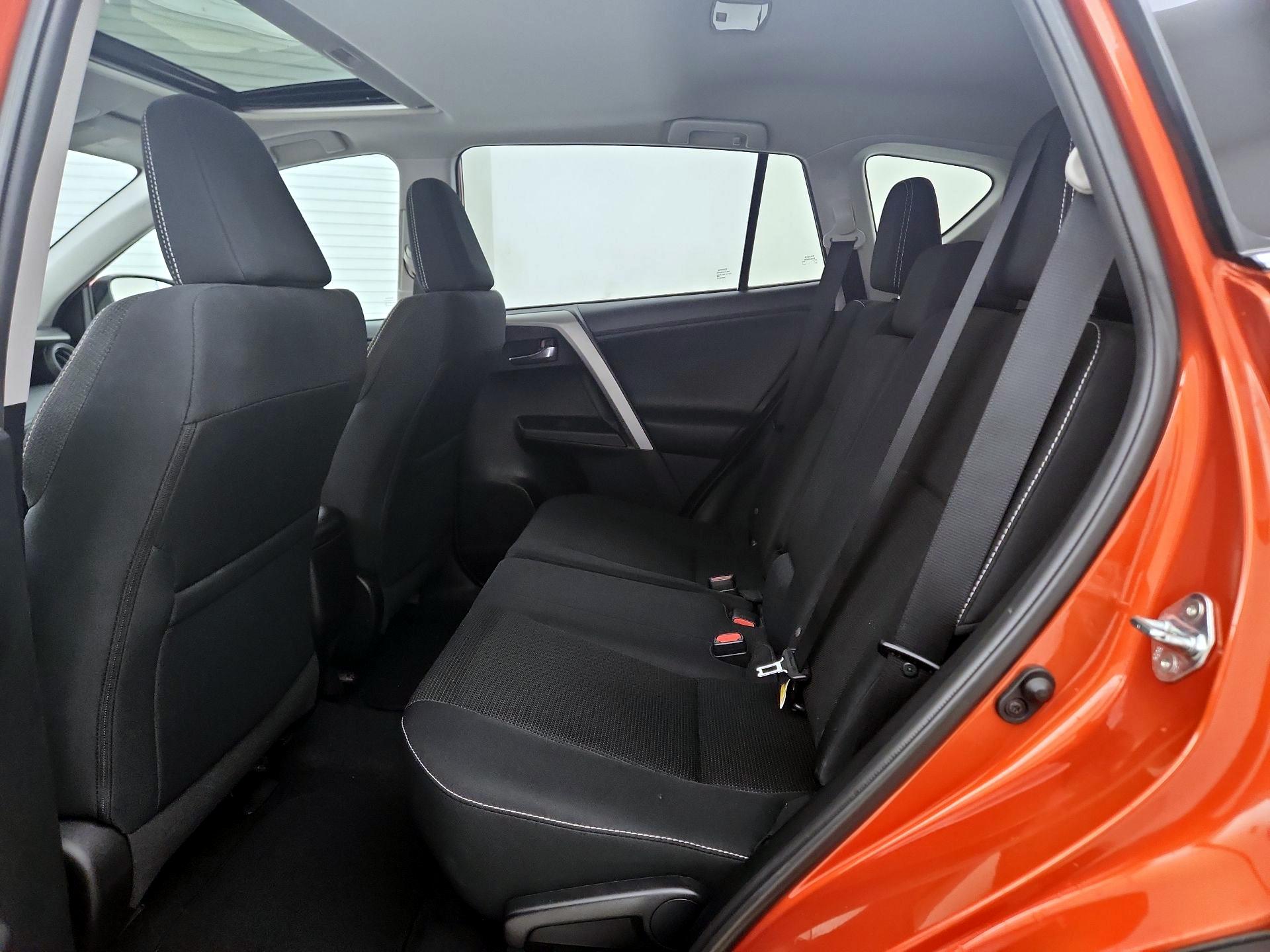 Thumbnail: 2016 Toyota RAV4 - 20