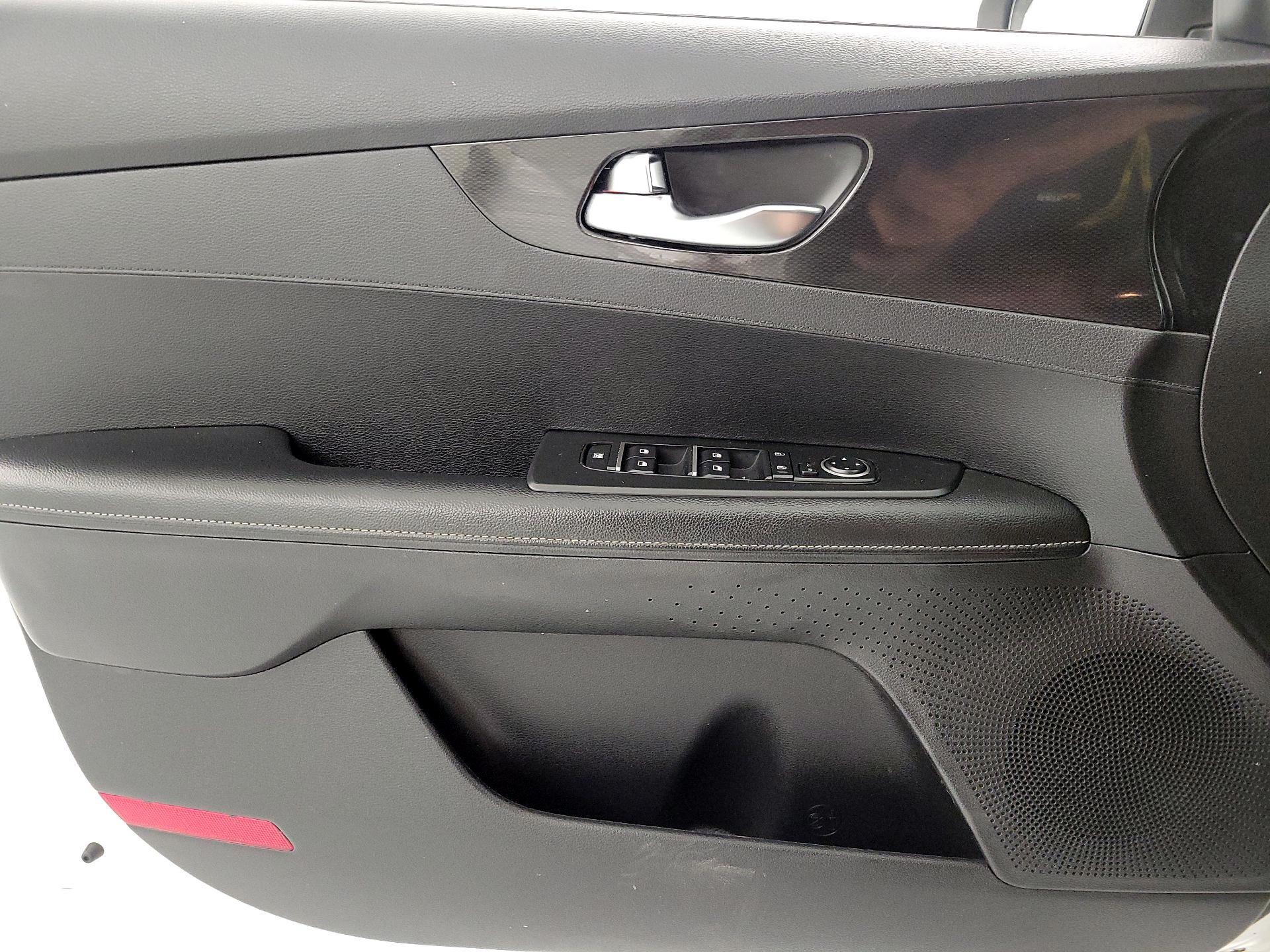 Thumbnail: 2021 Kia Forte - 12