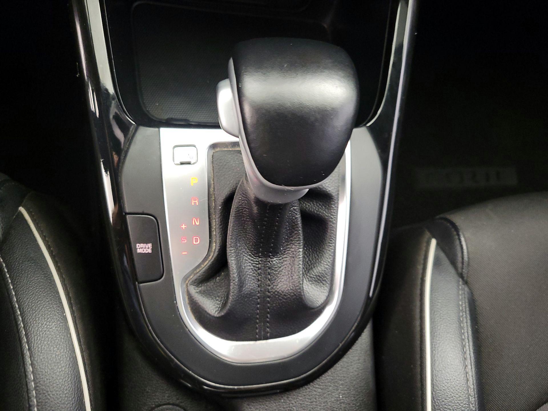 Thumbnail: 2021 Kia Forte - 17