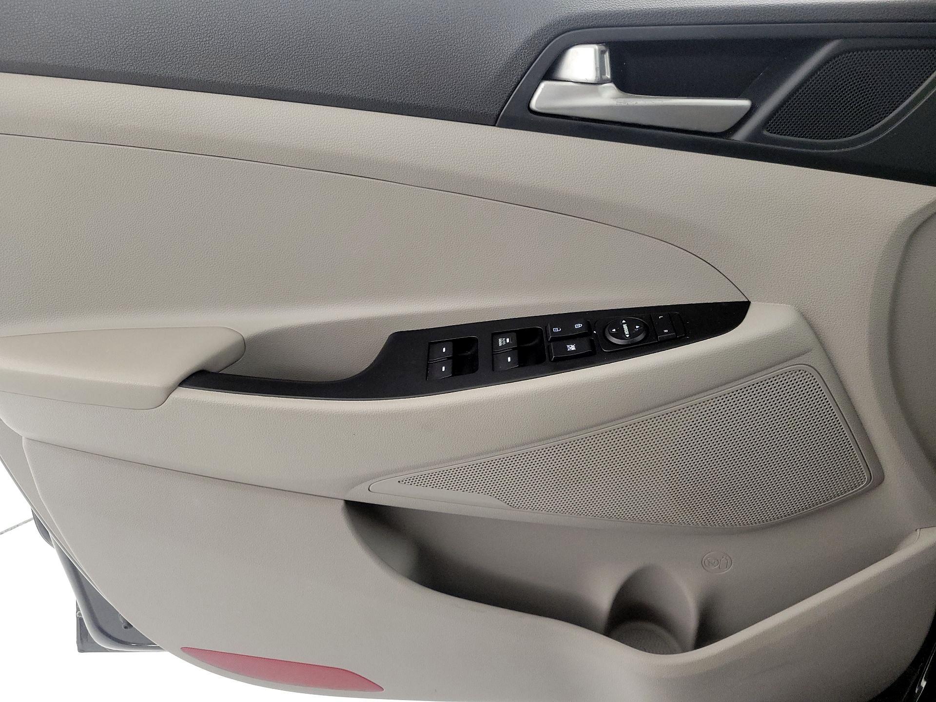 Thumbnail: 2019 Hyundai Tucson - 12