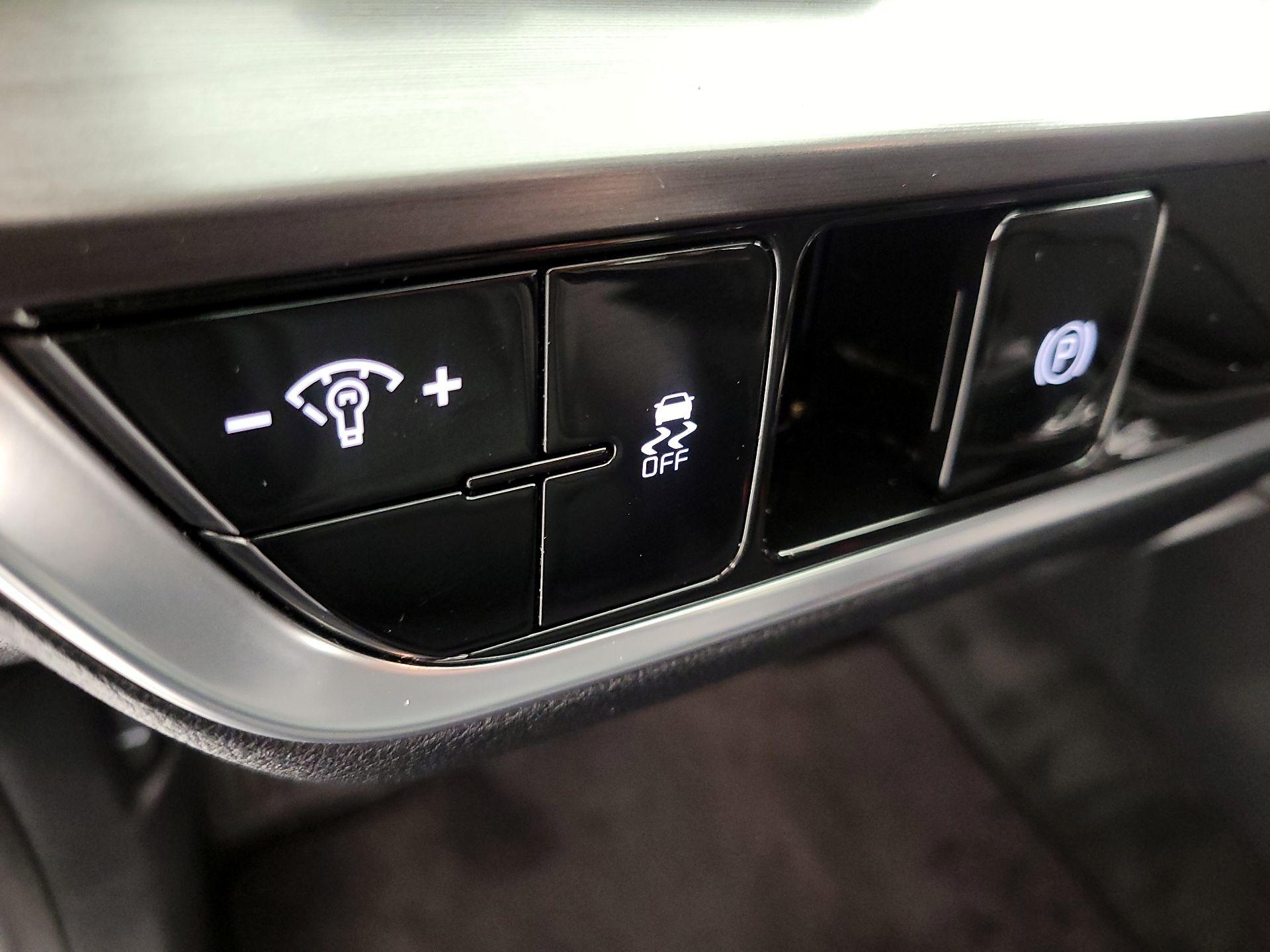 Thumbnail: 2023 Kia Sportage - 13